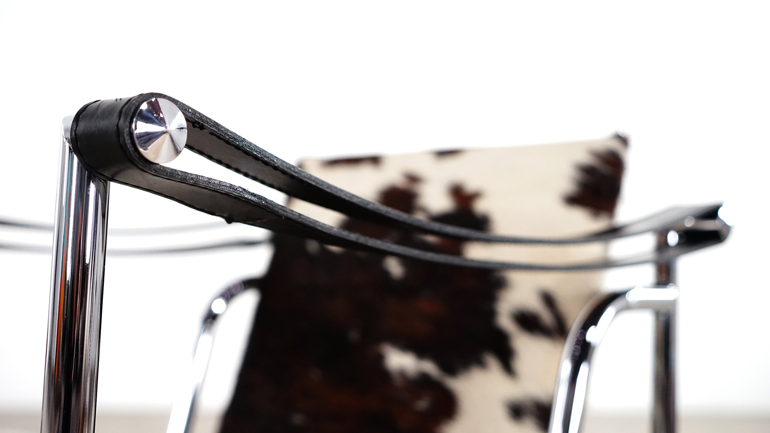 华体会体育官方在线官网 - 坐具|休闲椅|办公家具|华体会体育官方在线官网家具|LC扶手椅