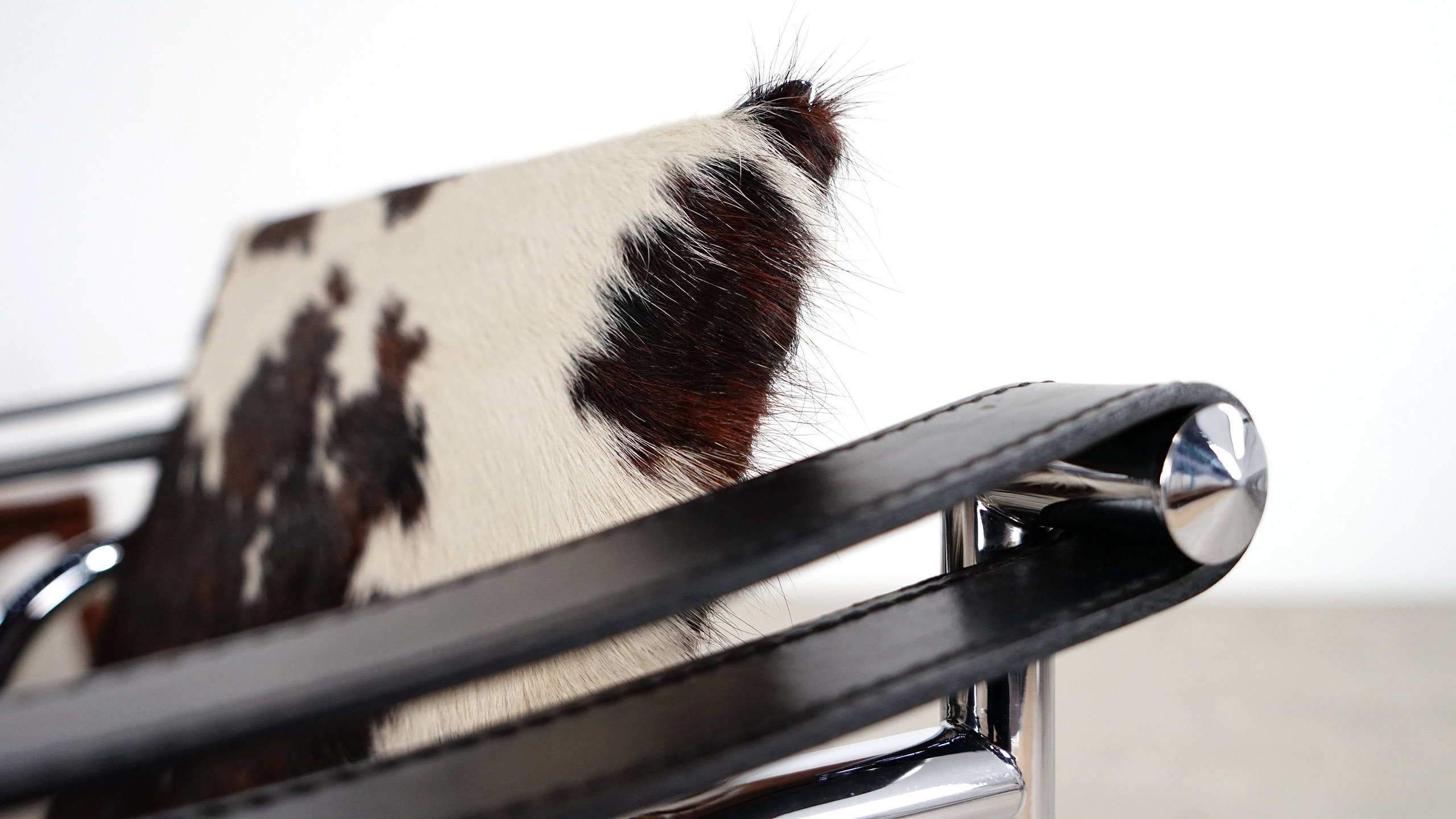 华体会体育官方在线官网 - 坐具|休闲椅|办公家具|华体会体育官方在线官网家具|LC扶手椅