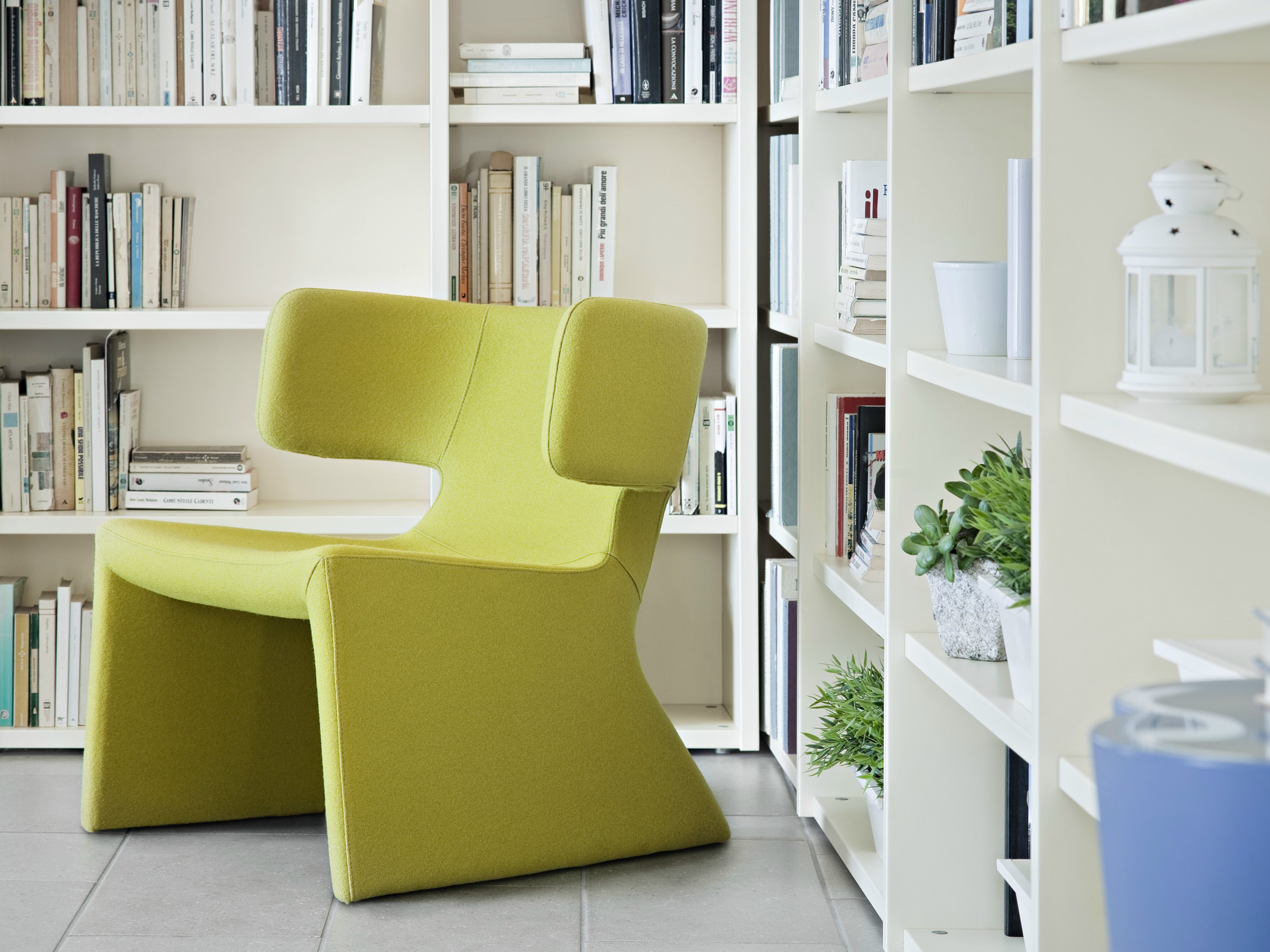 华体会体育官方在线官网 - 坐具|休闲椅|办公家具|华体会体育官方在线官网家具|梅格 |布艺扶手椅