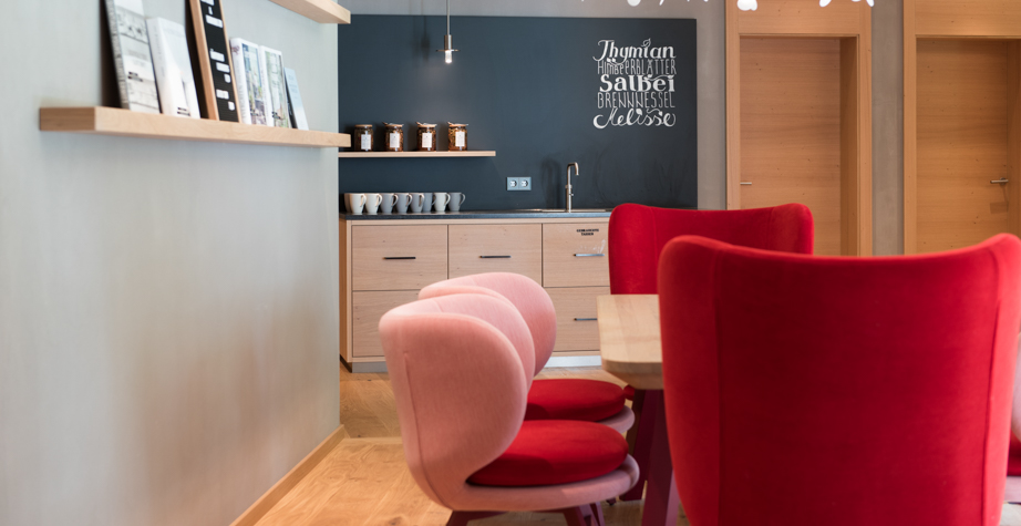 华体会体育官方在线官网 - 坐具|休闲椅|办公家具|华体会体育官方在线官网家具|阿尤布休闲椅