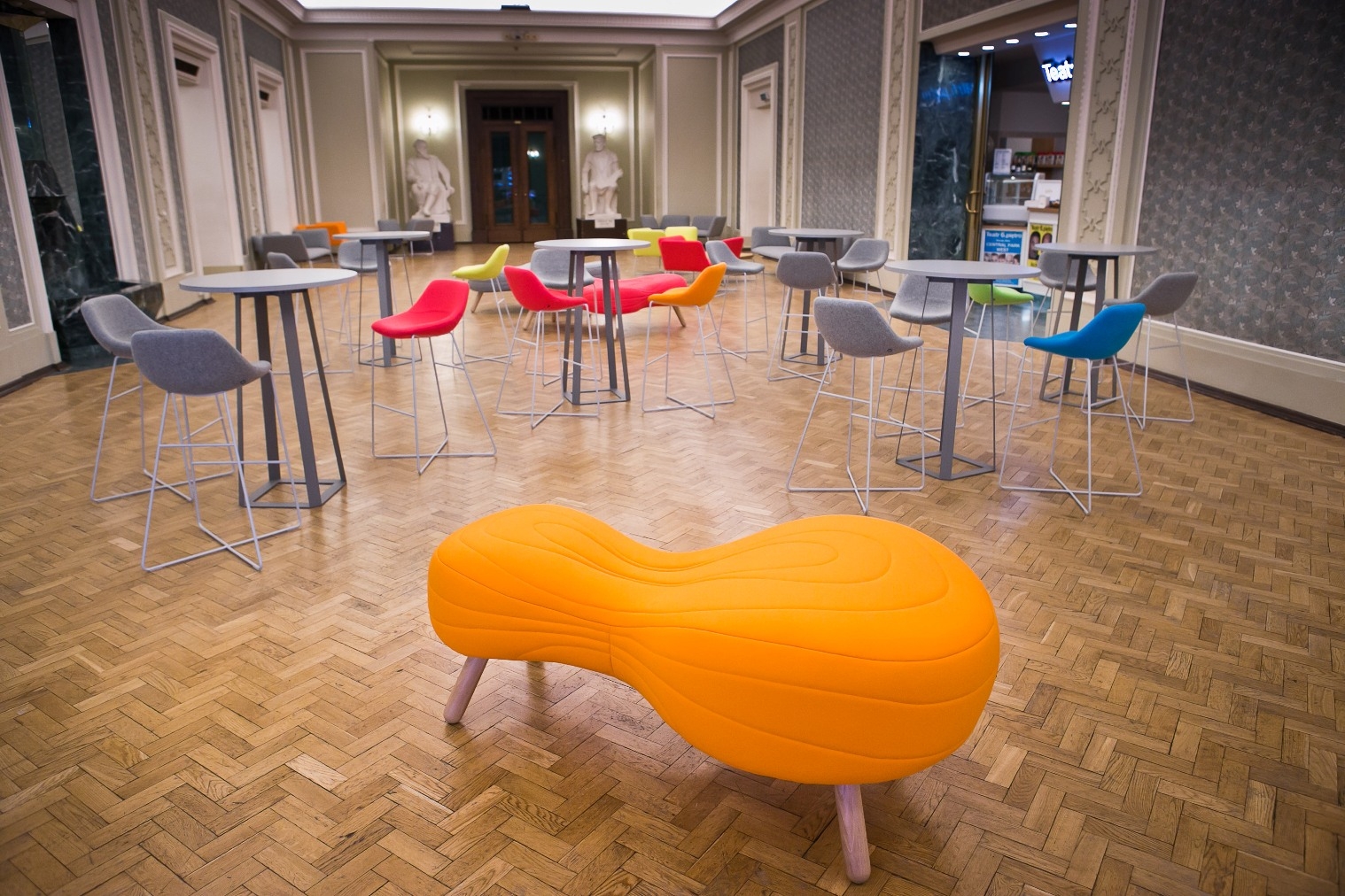 华体会体育官方在线官网 - 坐具|吧椅/凳子|办公家具|华体会体育官方在线官网家具|Bouli矮凳