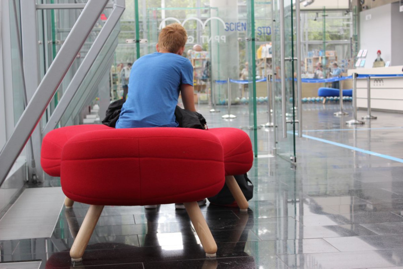 华体会体育官方在线官网 - 坐具|吧椅/凳子|办公家具|华体会体育官方在线官网家具|Bouli矮凳