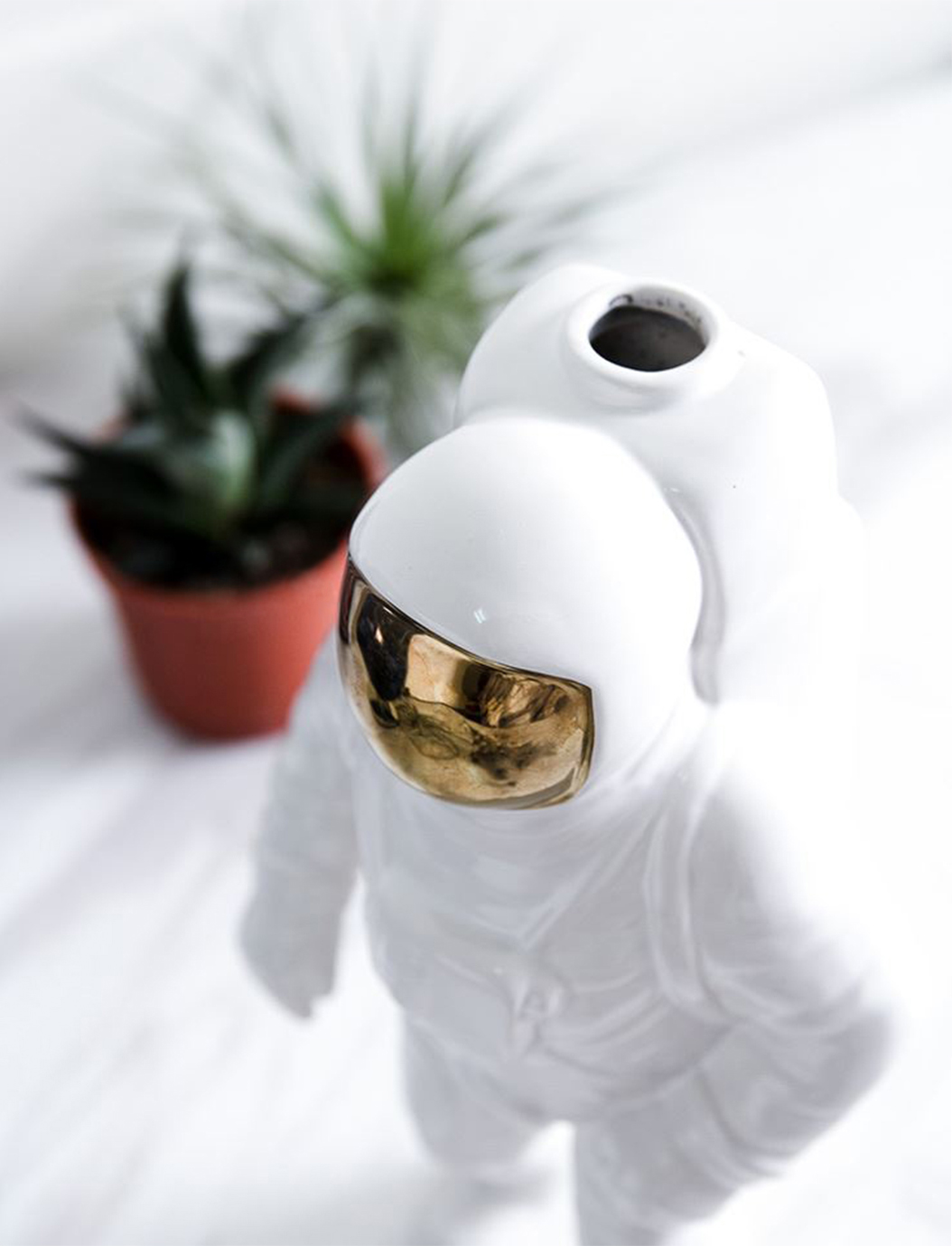 华体会体育官方在线官网 - 附件|花器|办公家具|华体会体育官方在线官网家具|宇航员花瓶