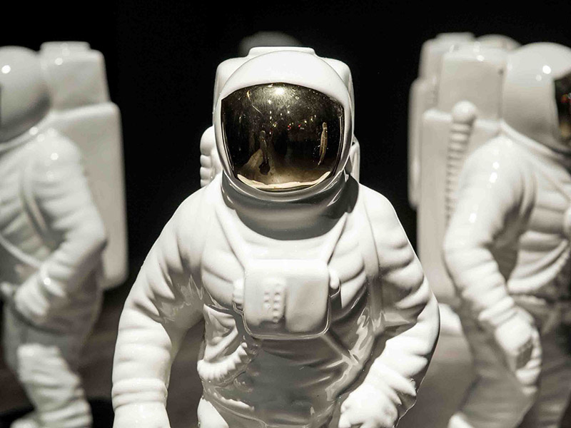 华体会体育官方在线官网 - 附件|花器|办公家具|华体会体育官方在线官网家具|宇航员花瓶