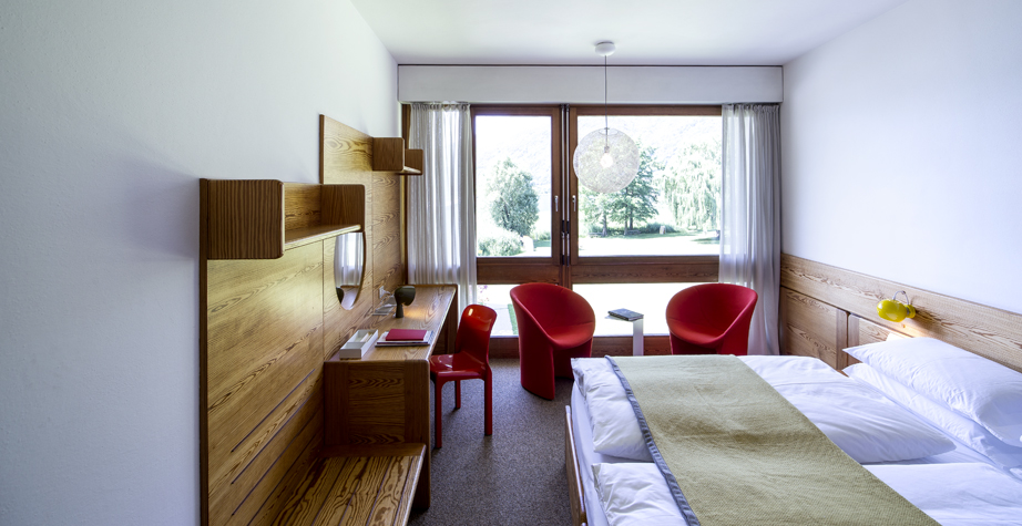 华体会体育官方在线官网 - 坐具|休闲椅|办公家具|华体会体育官方在线官网家具|月亮扶手椅