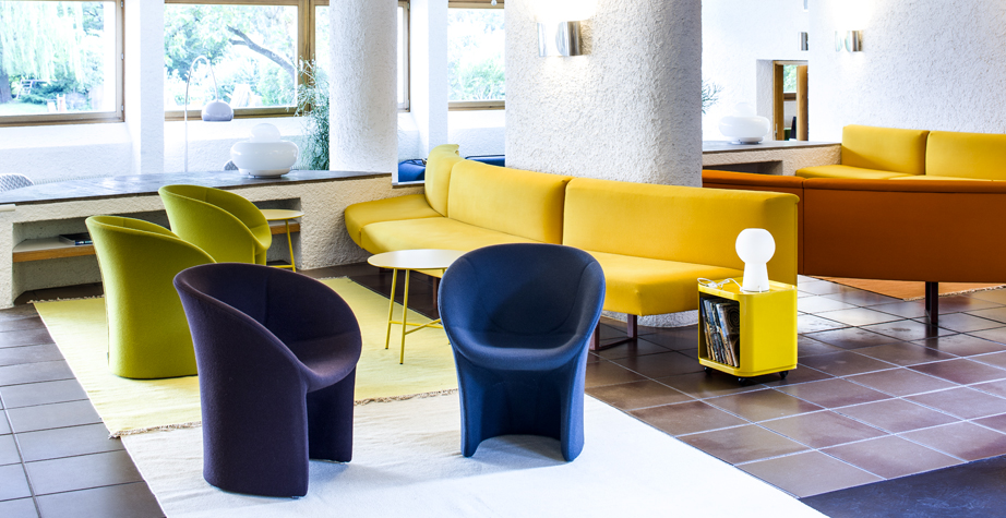 华体会体育官方在线官网 - 坐具|休闲椅|办公家具|华体会体育官方在线官网家具|月亮扶手椅