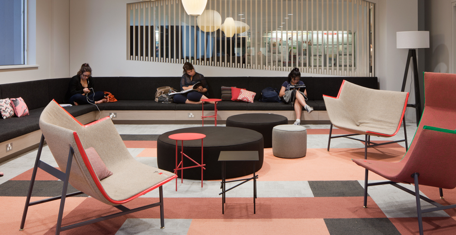 华体会体育官方在线官网 - 坐具|休闲椅|办公家具|华体会体育官方在线官网家具|纸飞机休闲椅