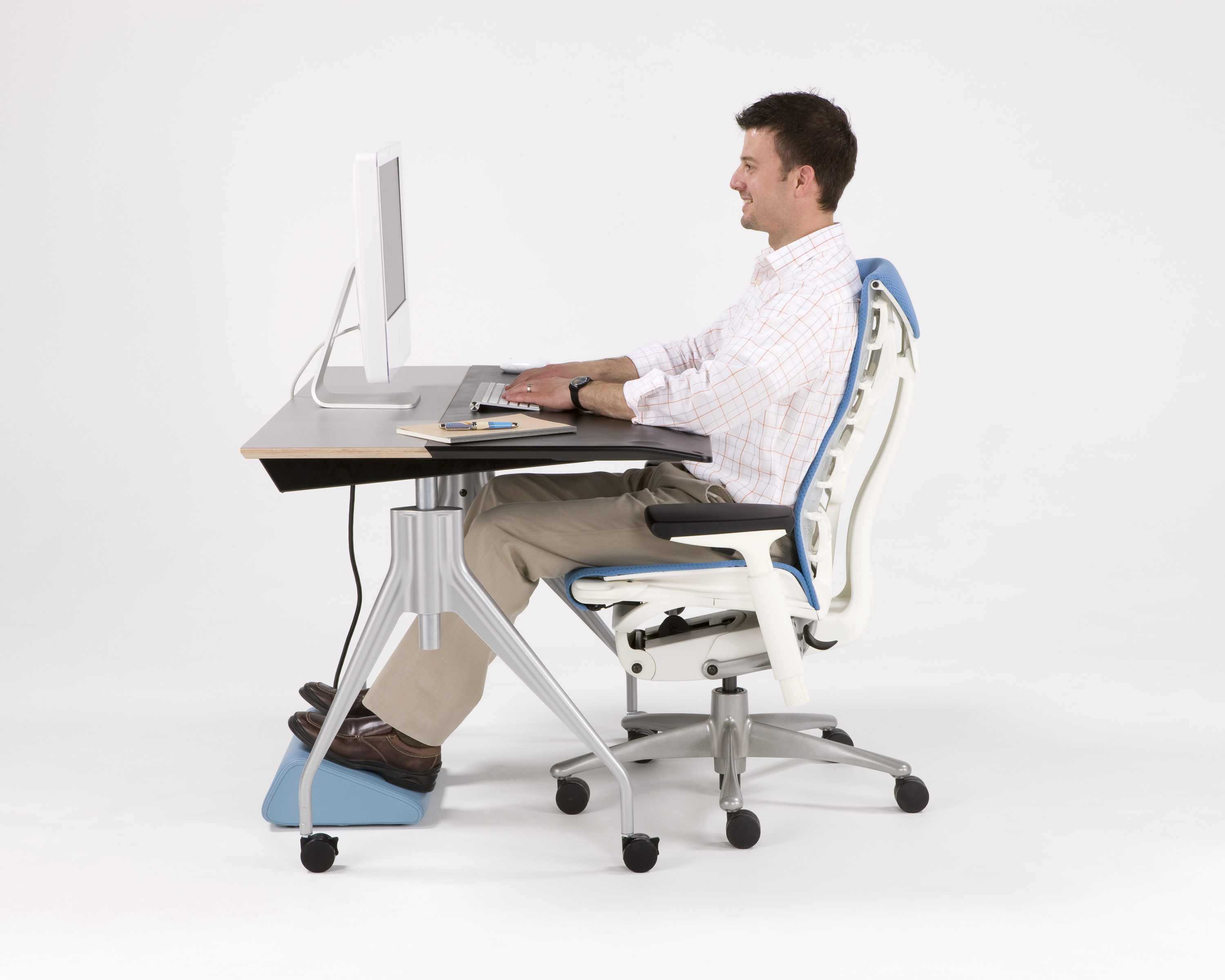 办公椅|现代真皮中班椅|办公家具|华体会体育官方在线官网家具|恩博迪大班椅