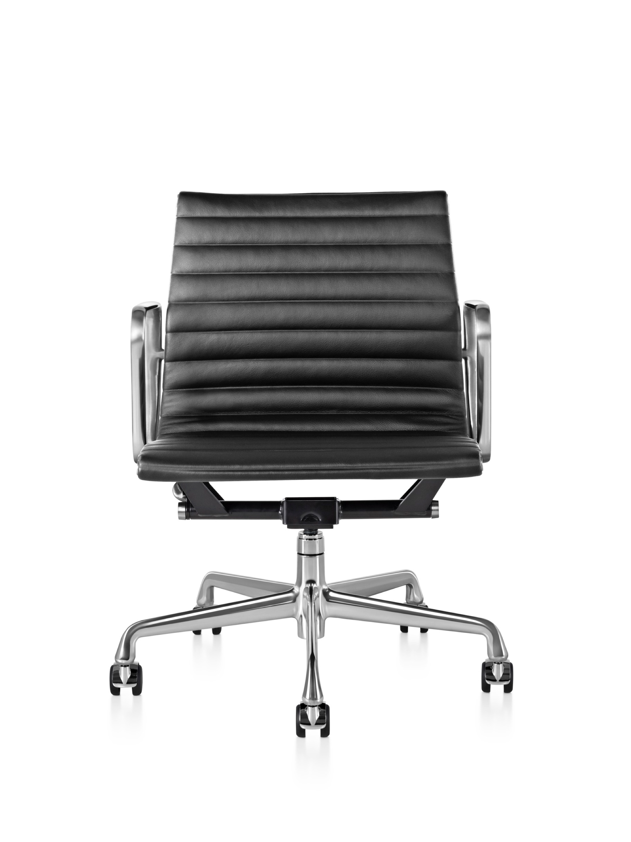 [办公椅|现代真皮中班椅|办公家具|华体会体育官方在线官网家具|伊姆斯中班椅]