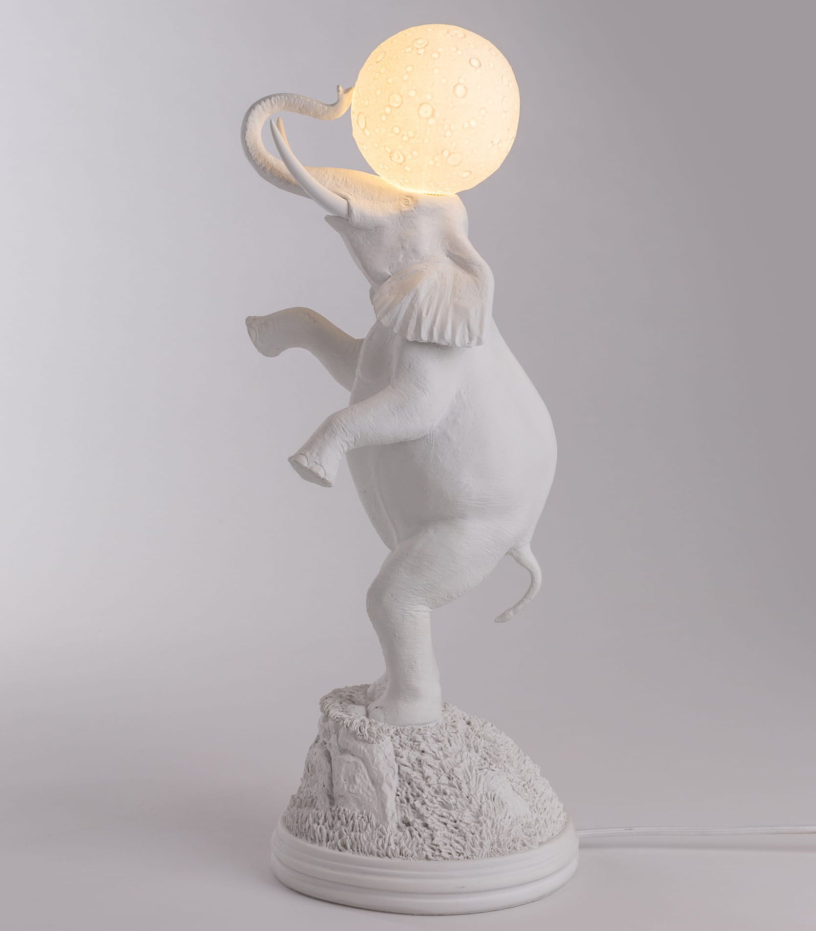 华体会体育官方在线官网 - 灯饰|台灯|办公家具|华体会体育官方在线官网家具|象台灯