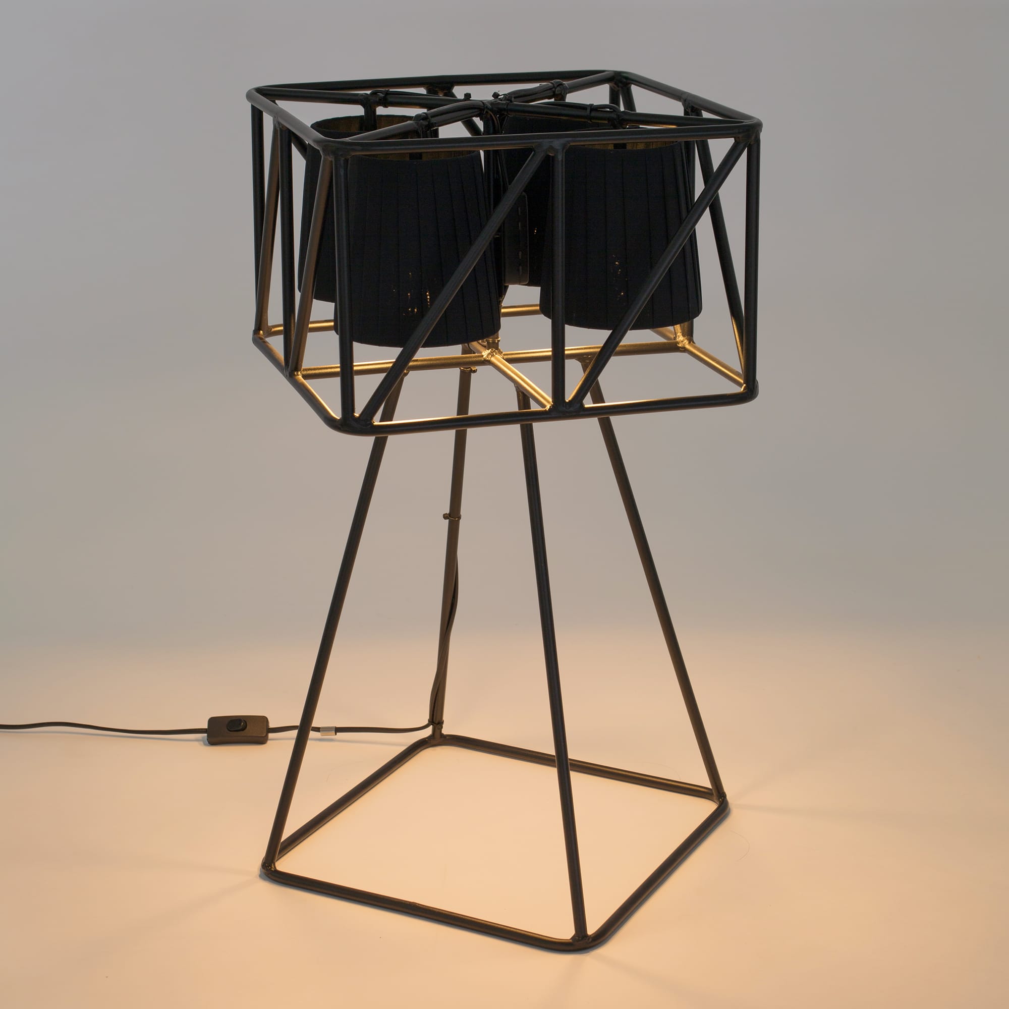 华体会体育官方在线官网 - 灯饰|落地灯|办公家具|华体会体育官方在线官网家具|Multilamp