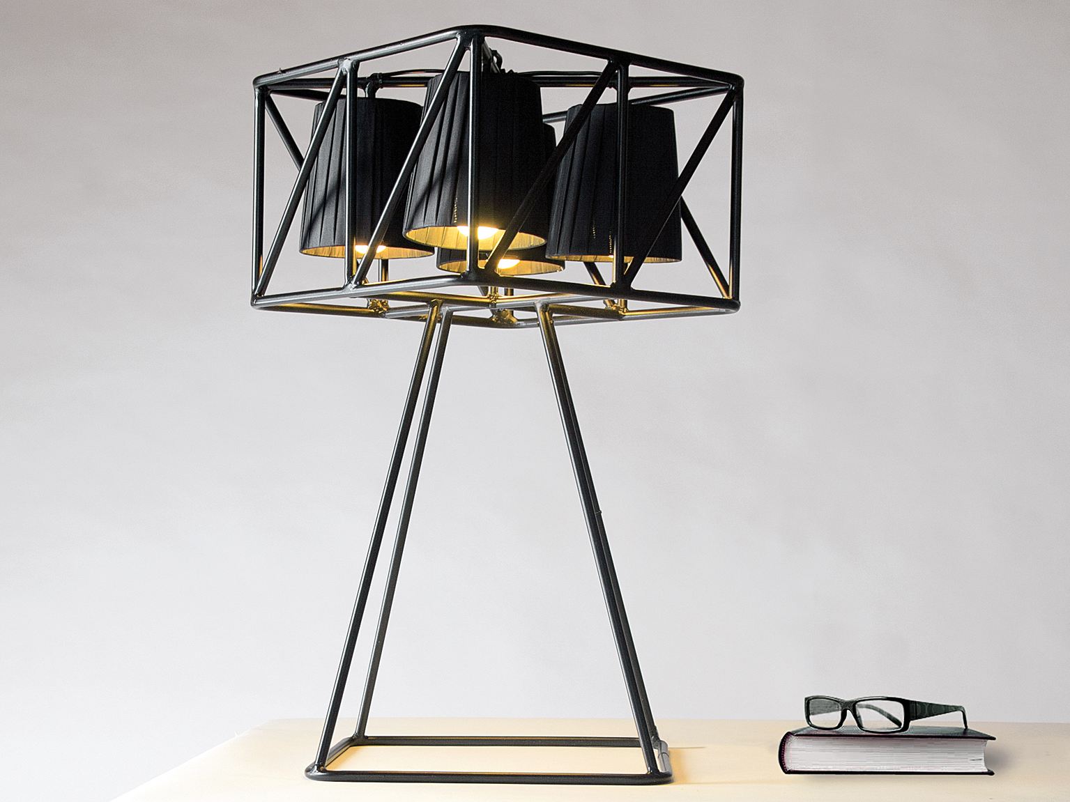 华体会体育官方在线官网 - 灯饰|落地灯|办公家具|华体会体育官方在线官网家具|Multilamp