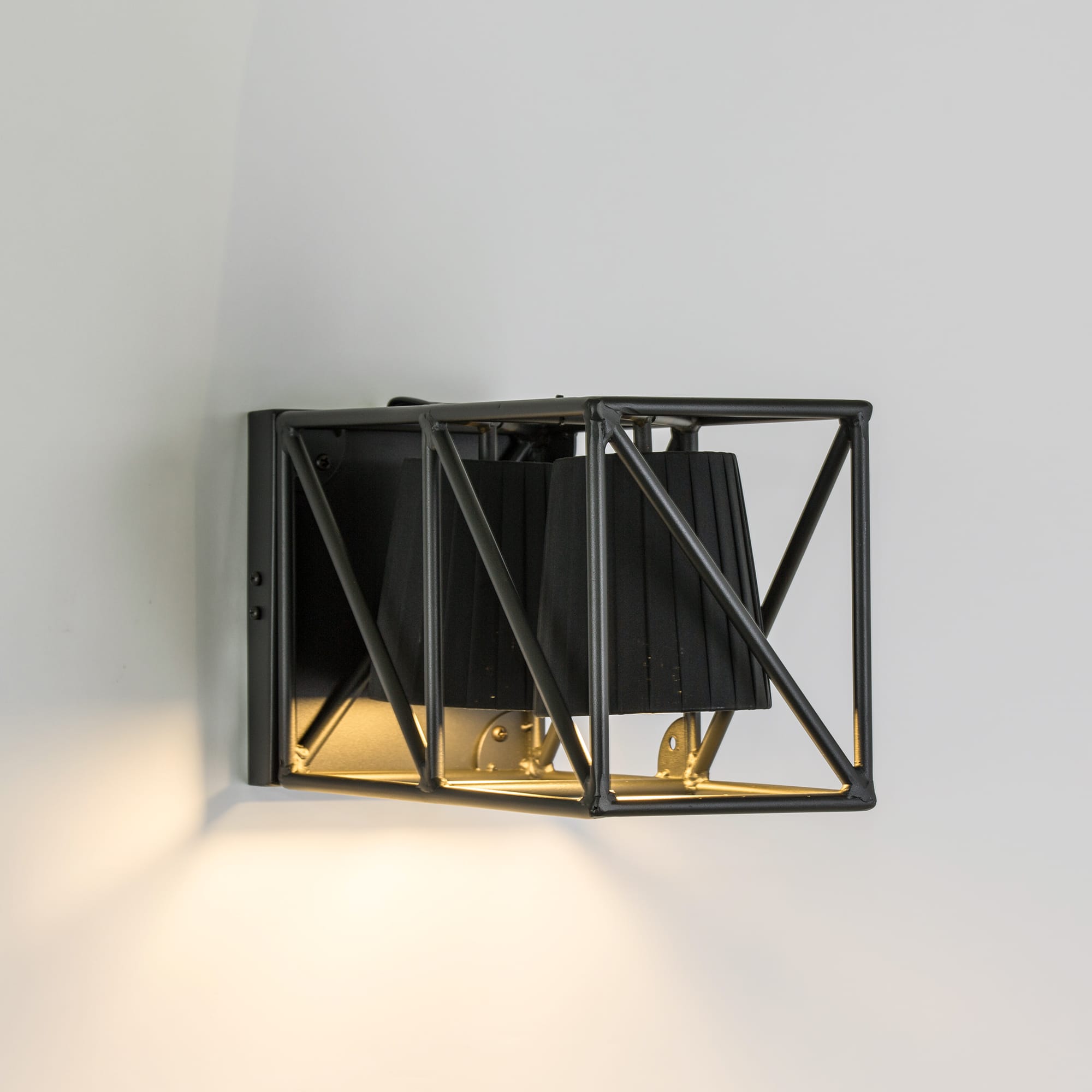 华体会体育官方在线官网 - 灯饰|壁灯|办公家具|华体会体育官方在线官网家具|Multilamp