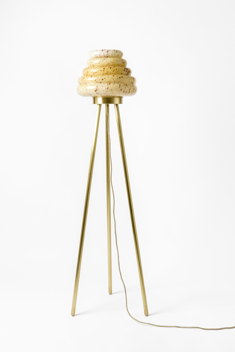 华体会体育官方在线官网 - 灯饰|落地灯|办公家具|华体会体育官方在线官网家具|Colmena落地灯