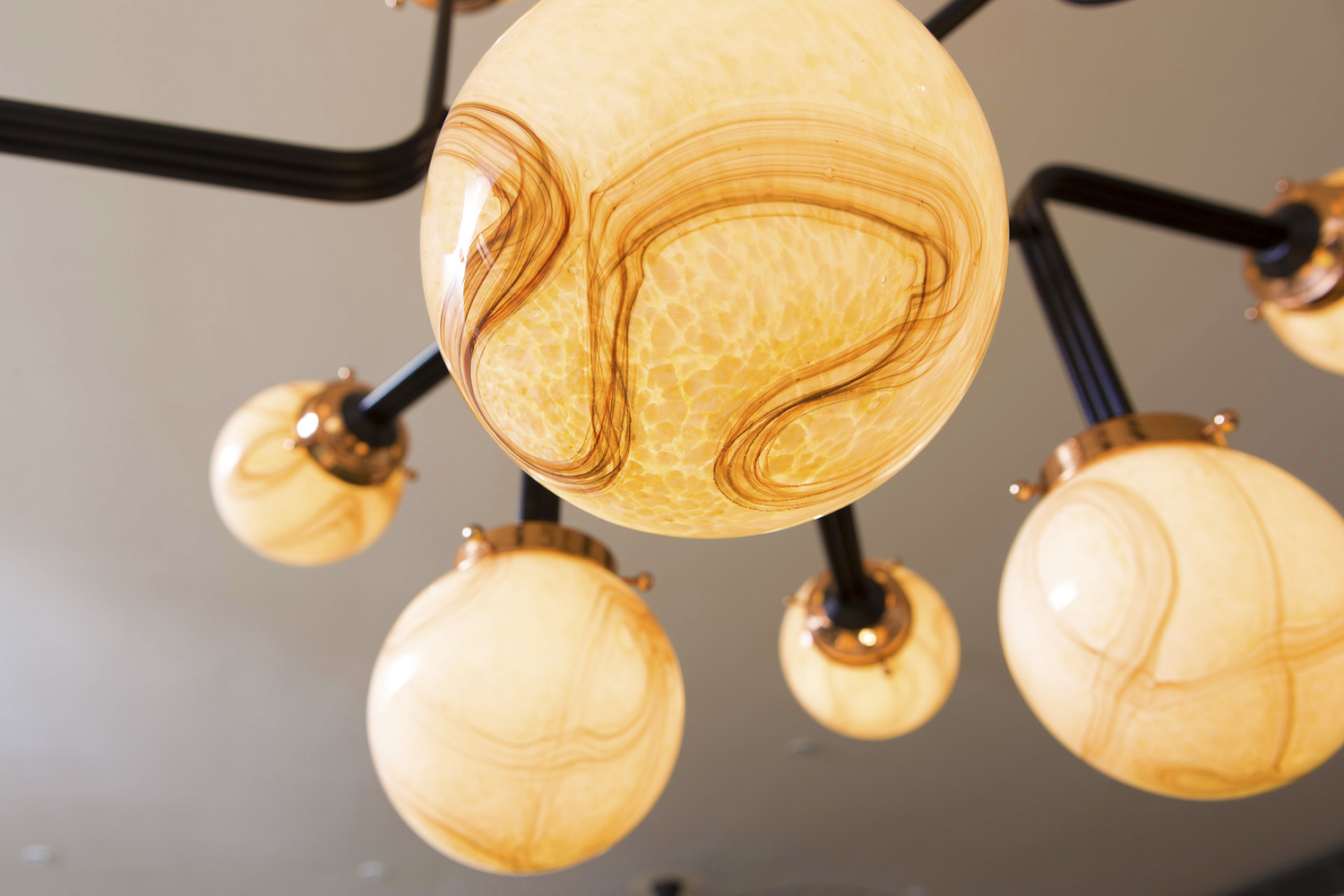 华体会体育官方在线官网 - 灯饰|吊灯|办公家具|华体会体育官方在线官网家具|Ziron吊灯