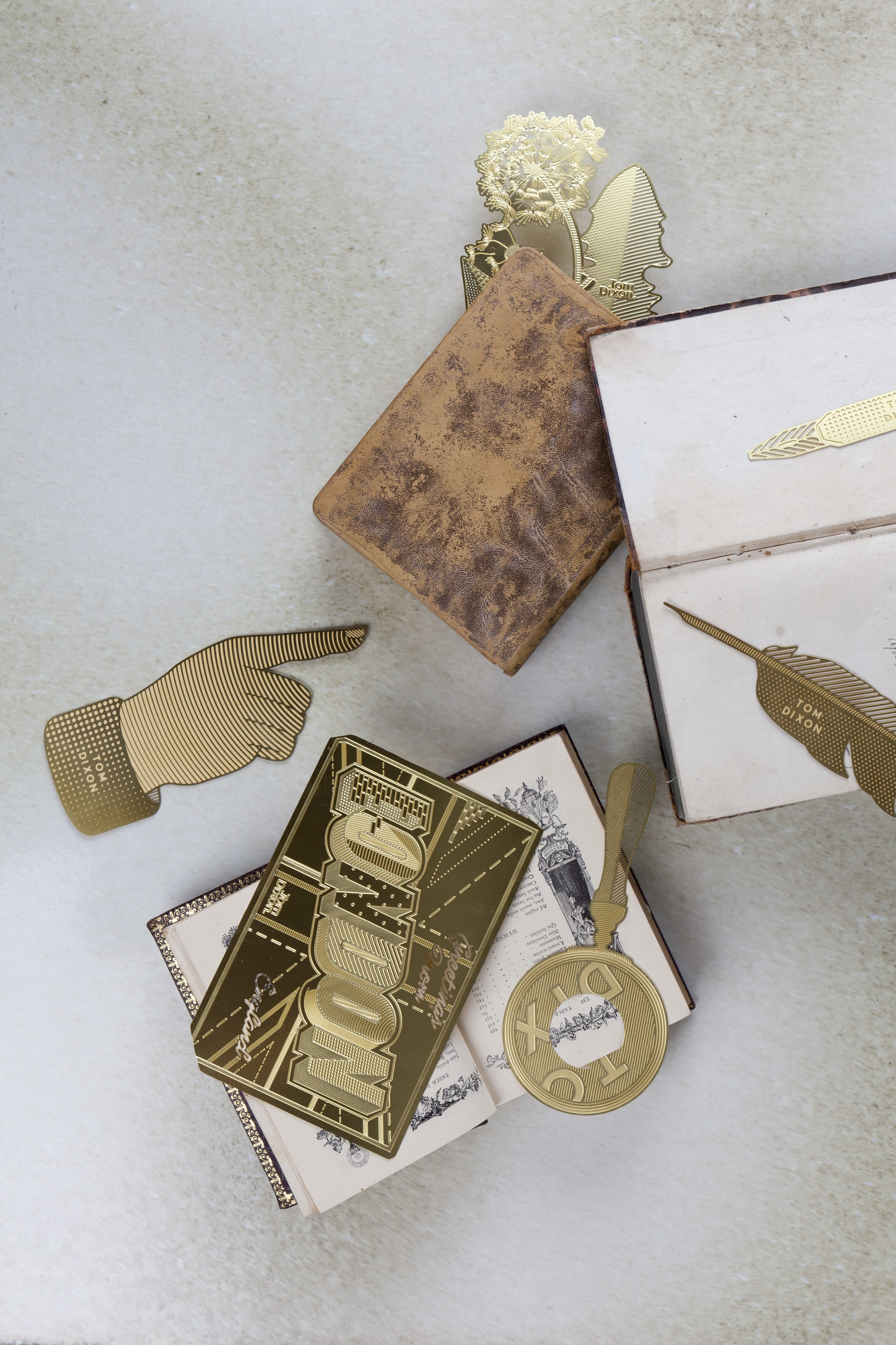 华体会体育官方在线官网 - 附件|饰品|办公家具|华体会体育官方在线官网家具|手型书签