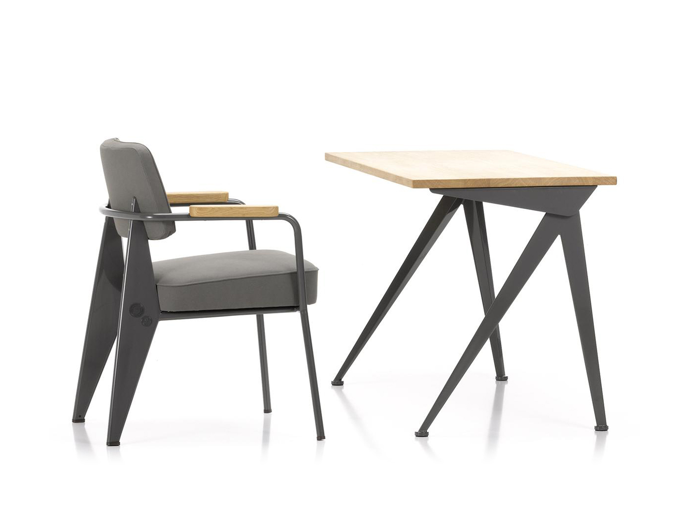 华体会体育官方在线官网 - 桌几|办公桌|办公家具|华体会体育官方在线官网家具|指南针方向桌