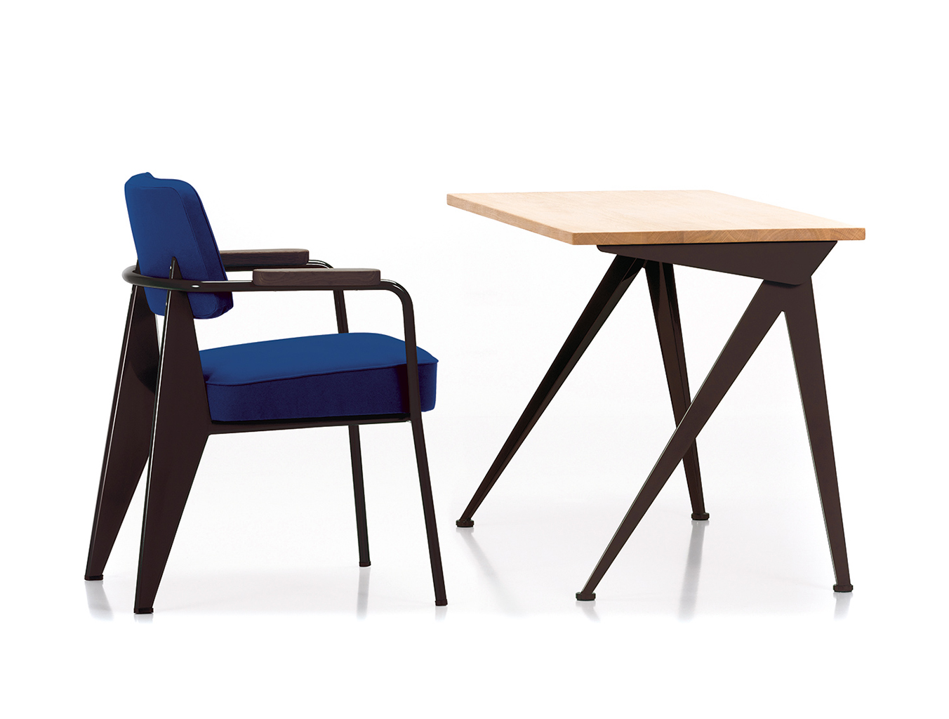 华体会体育官方在线官网 - 桌几|办公桌|办公家具|华体会体育官方在线官网家具|指南针方向桌