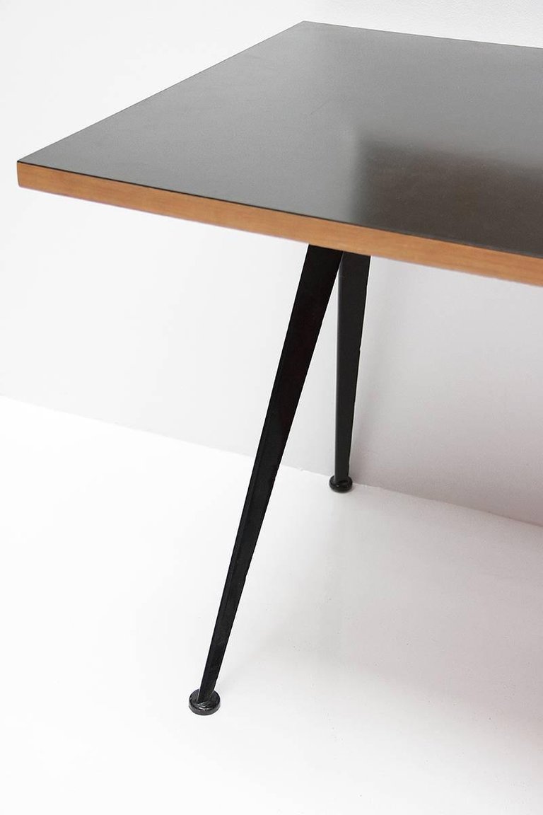 华体会体育官方在线官网 - 桌几|办公桌|办公家具|华体会体育官方在线官网家具|指南针方向桌