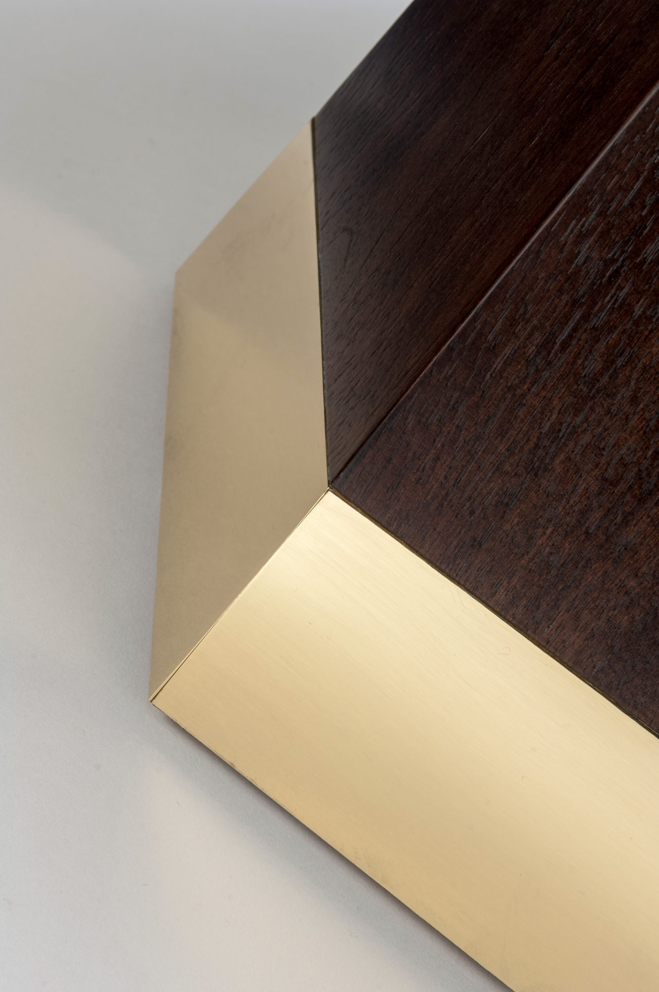 华体会体育官方在线官网 - 桌几|餐桌|办公家具|华体会体育官方在线官网家具|equilibrium 咖啡桌