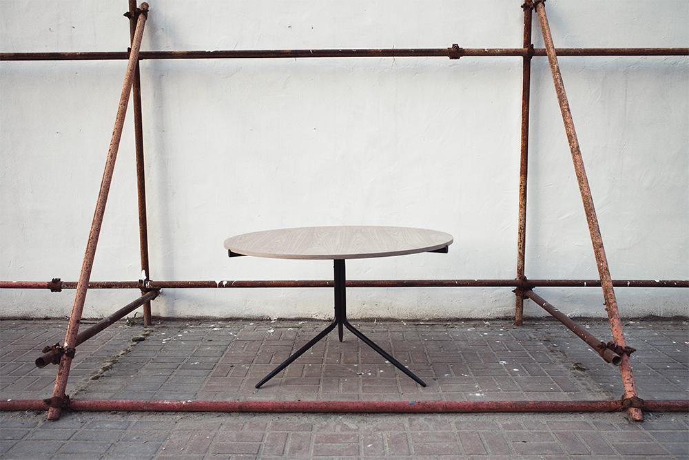 华体会体育官方在线官网 - 桌几|餐桌|办公家具|华体会体育官方在线官网家具|Tripod 餐桌