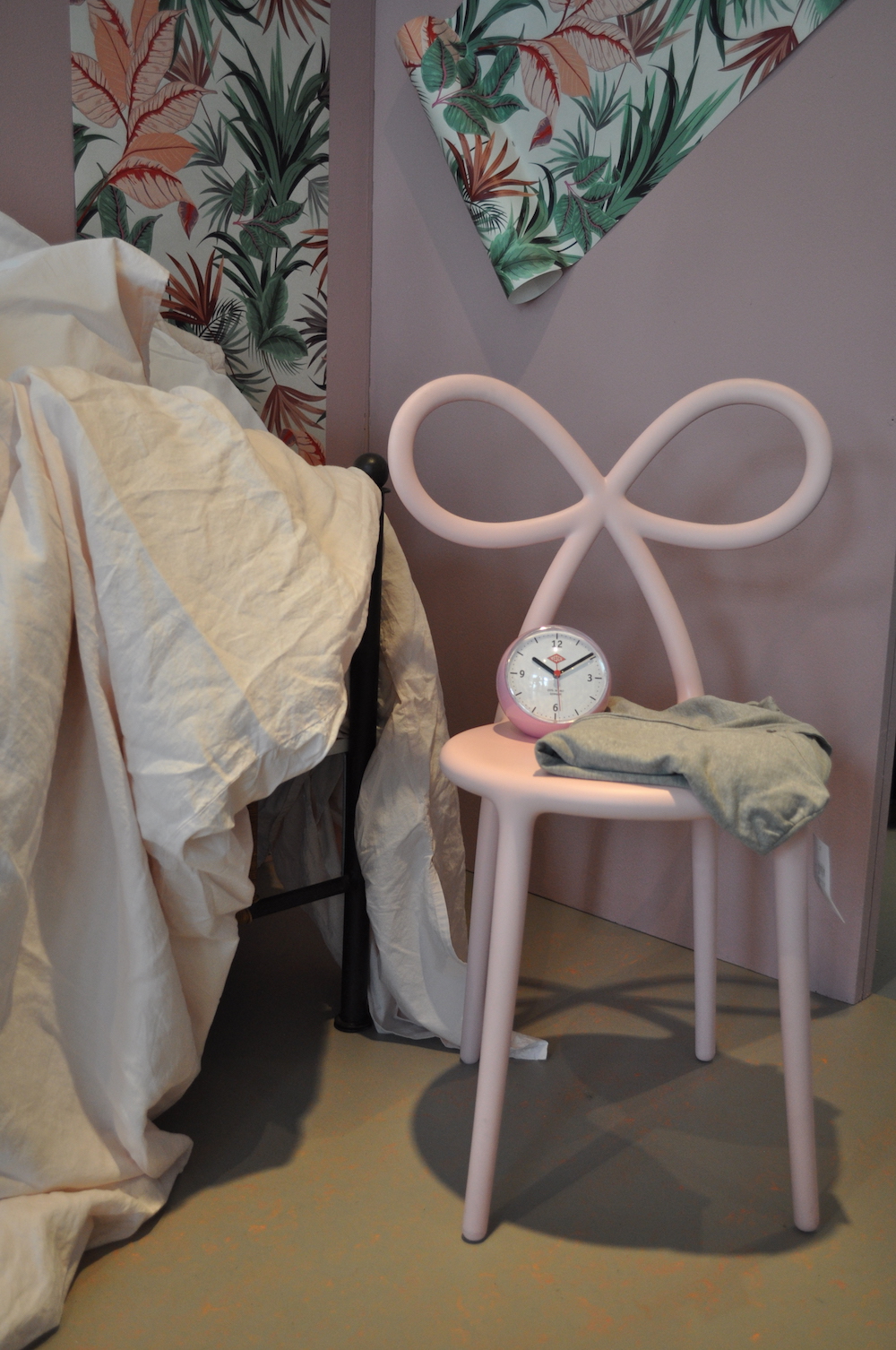 华体会体育官方在线官网 - 坐具|餐椅|办公家具|华体会体育官方在线官网家具|缎带餐椅