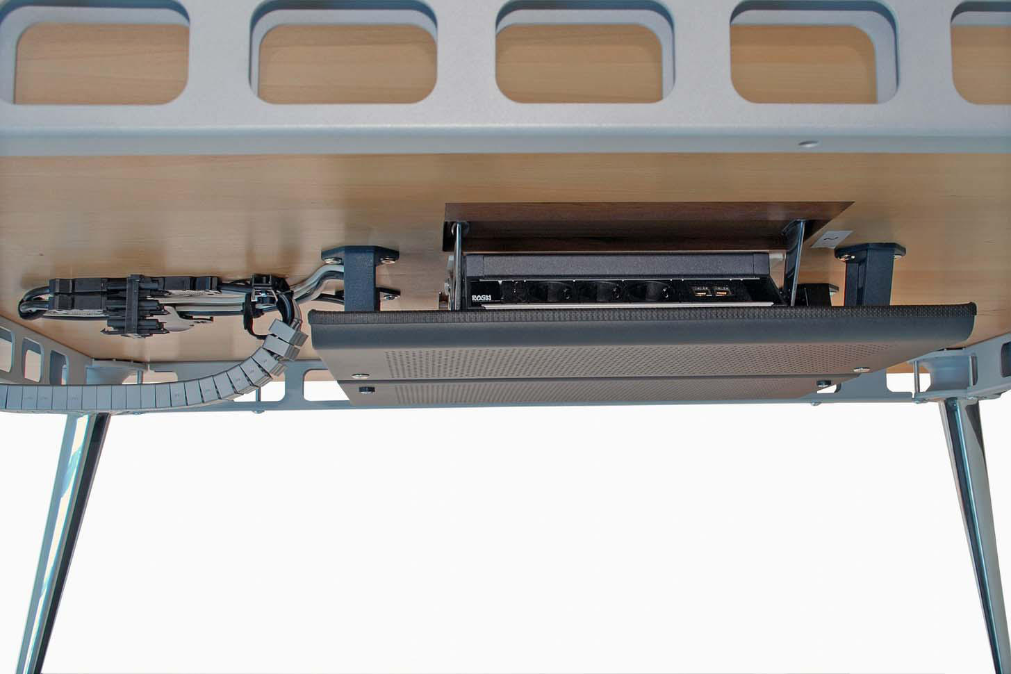 会议台|实木会议台|办公家具|华体会体育官方在线官网家具|MedaMorph 会议台