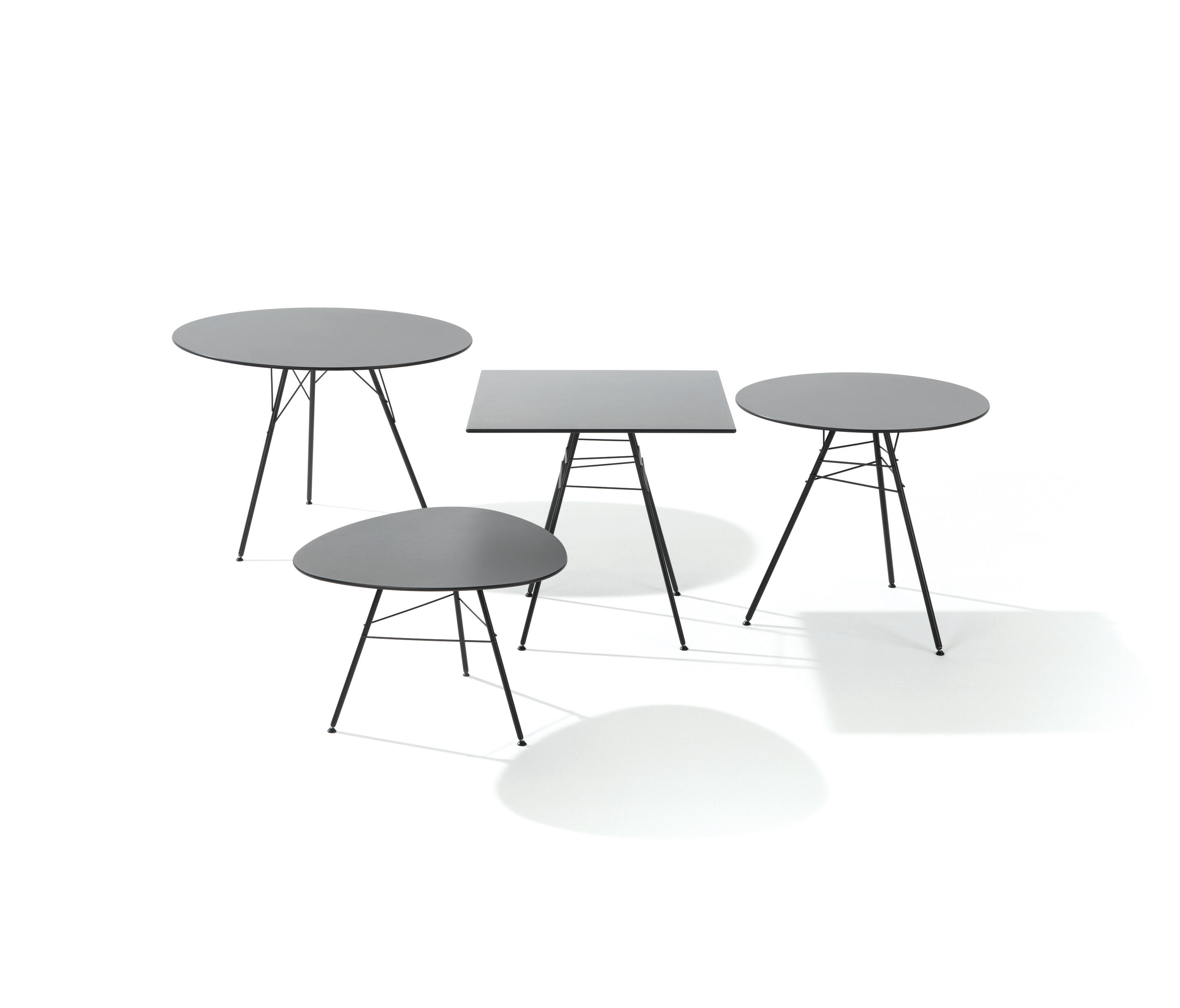 华体会体育官方在线官网 - 桌几|餐桌|办公家具|华体会体育官方在线官网家具|Leaf 户外餐台