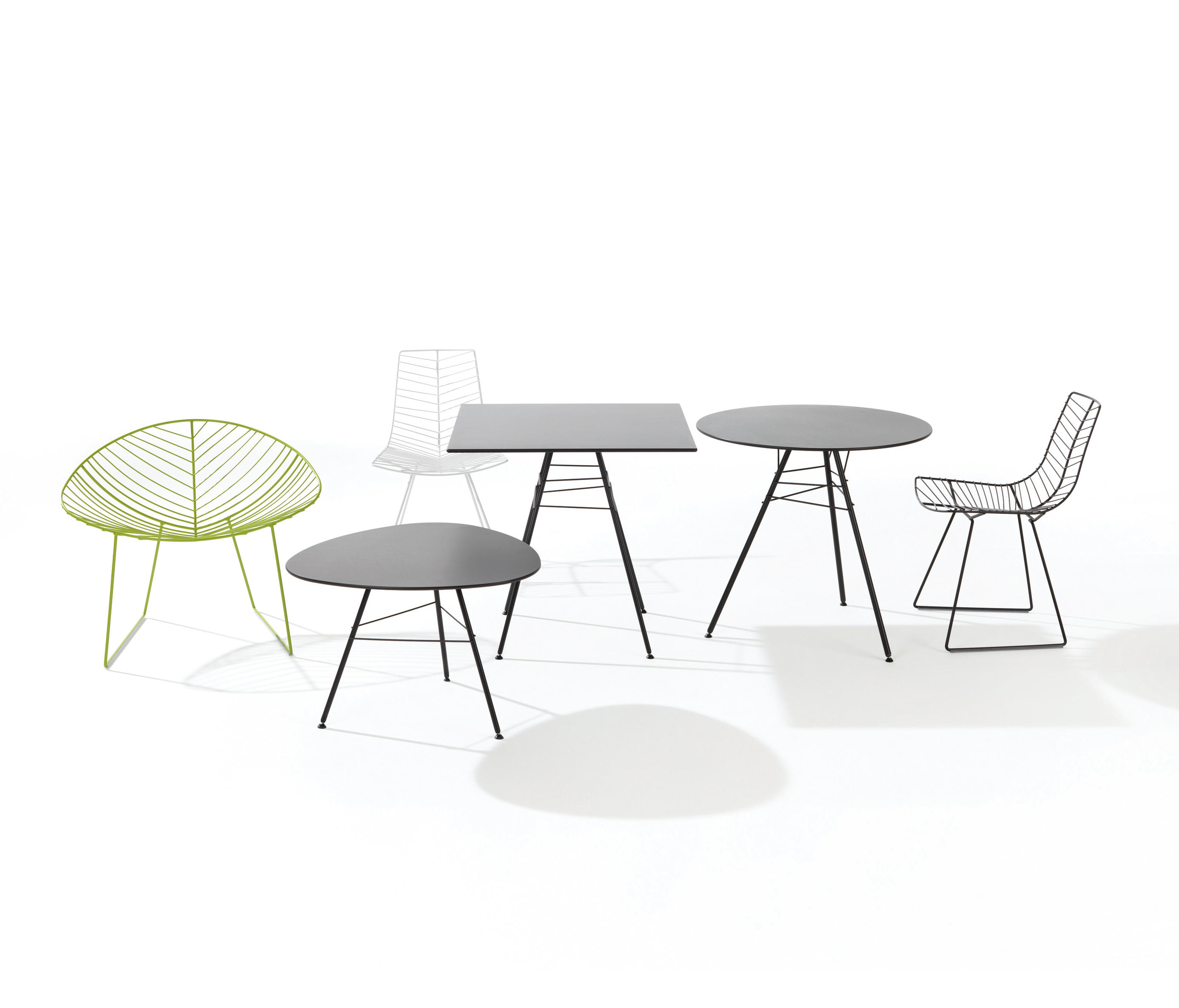 华体会体育官方在线官网 - 桌几|餐桌|办公家具|华体会体育官方在线官网家具|Leaf 户外餐台