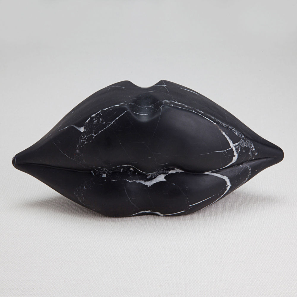 华体会体育官方在线官网 - 附件|饰品|办公家具|华体会体育官方在线官网家具|经典之吻