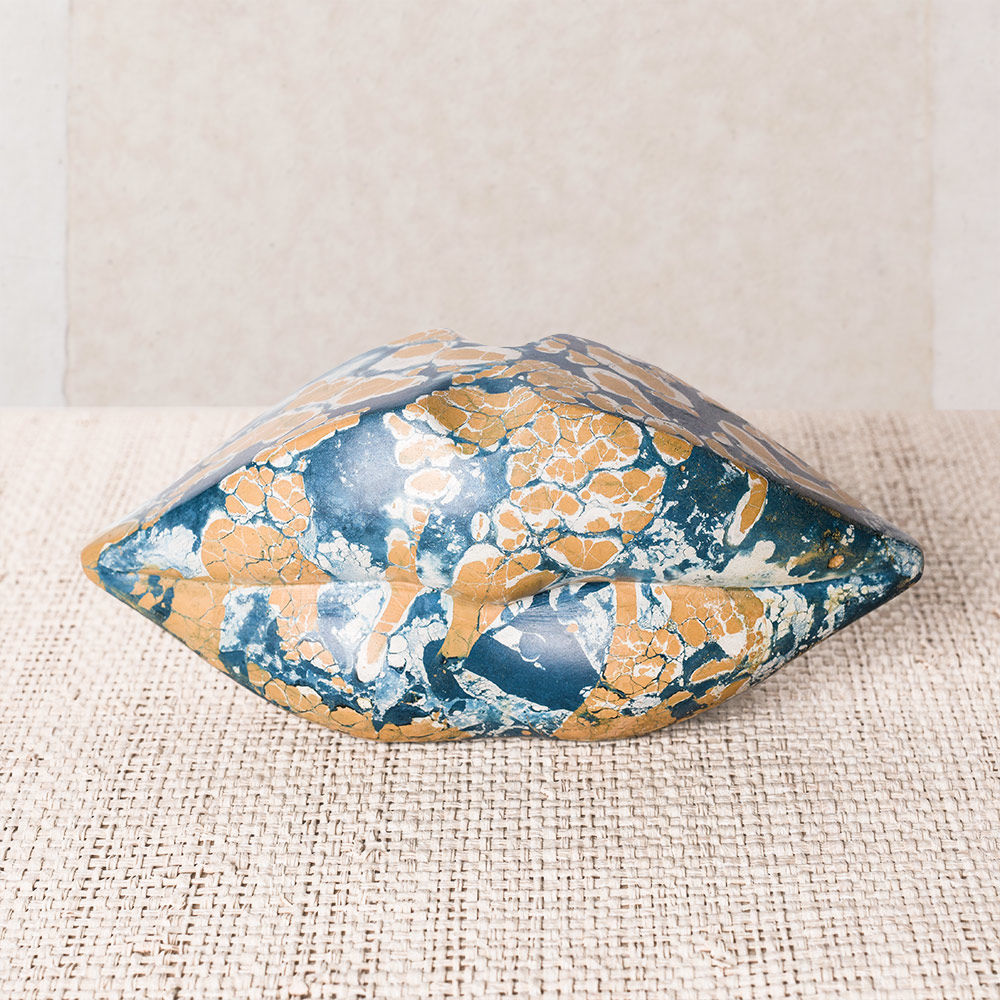 华体会体育官方在线官网 - 附件|饰品|办公家具|华体会体育官方在线官网家具|经典之吻