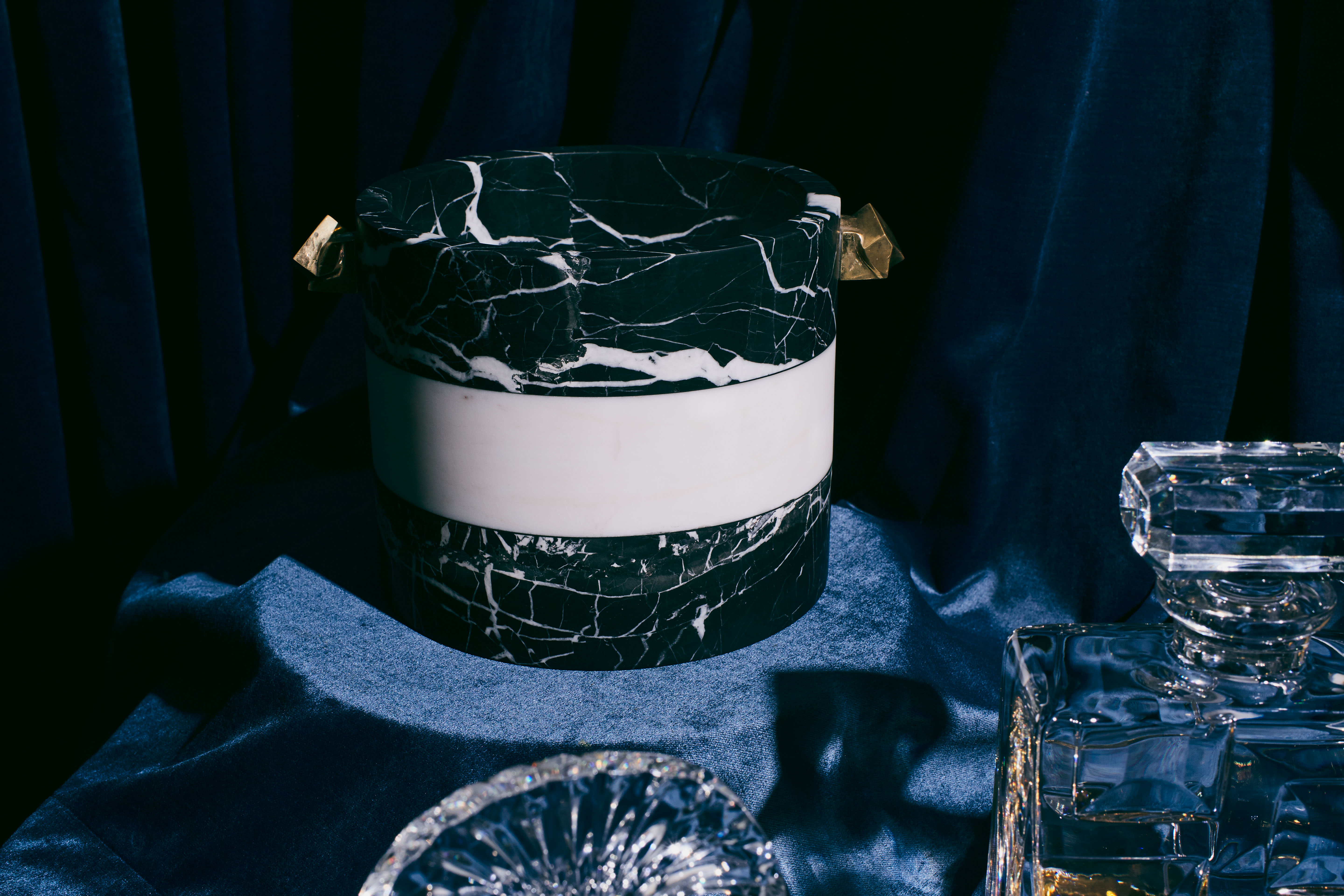 华体会体育官方在线官网 - 附件|饰品|办公家具|华体会体育官方在线官网家具|Acolyte冰桶