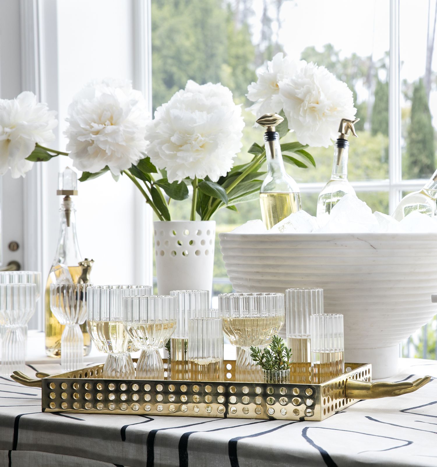 华体会体育官方在线官网 - 附件|饰品|办公家具|华体会体育官方在线官网家具|玛戈特高脚杯