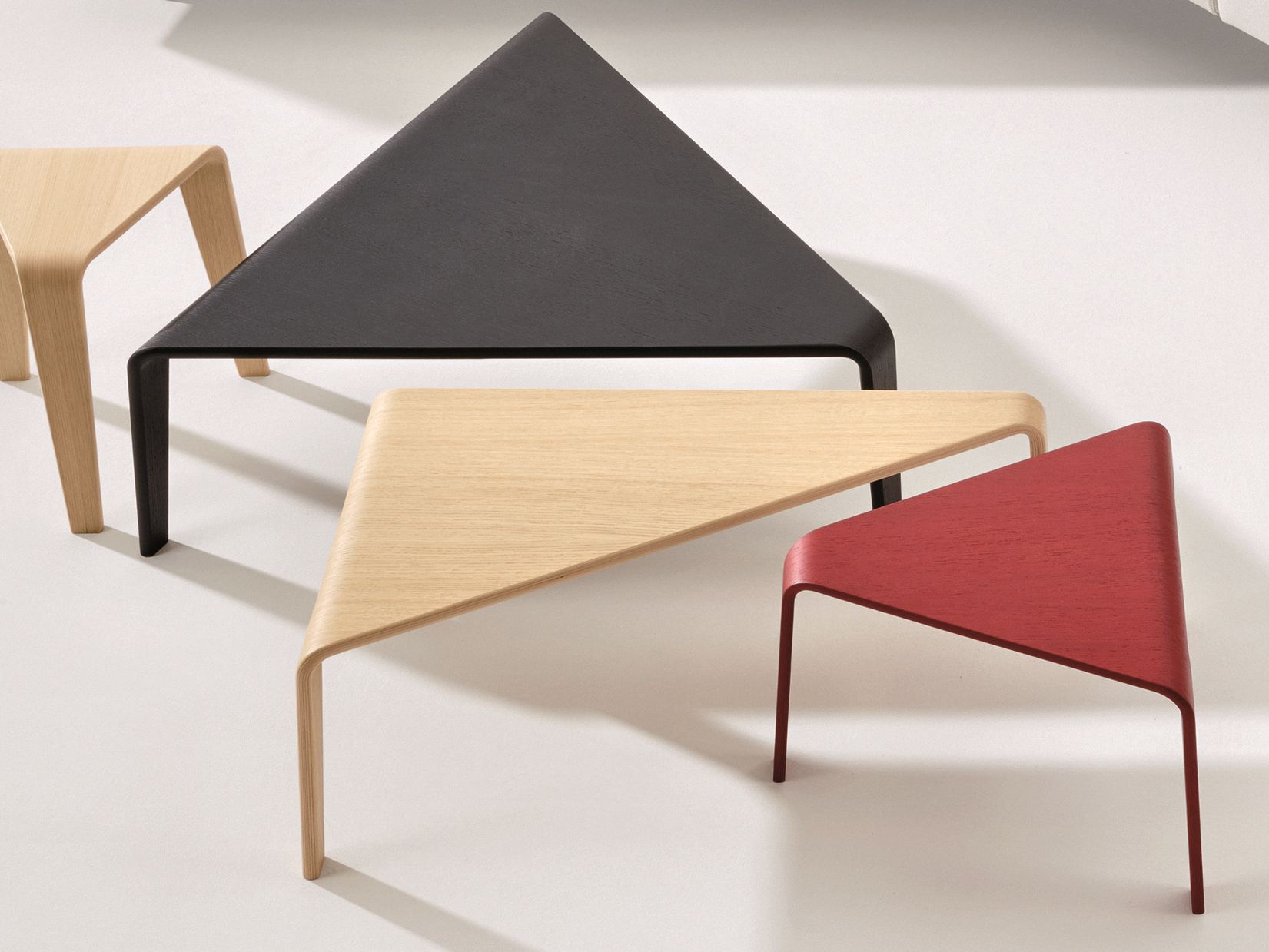 华体会体育官方在线官网 - 桌几|茶几/边几|办公家具|华体会体育官方在线官网家具|Ply 角几/茶几/咖啡桌