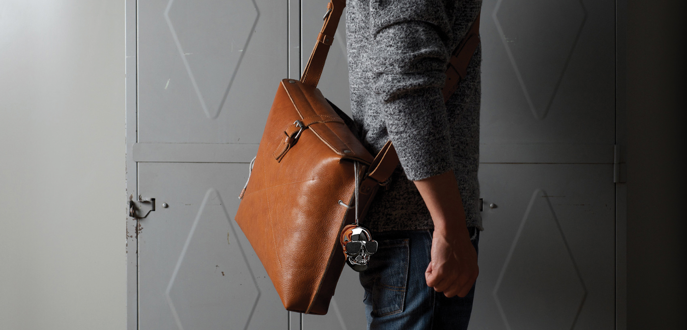 华体会体育官方在线官网 - 附件|饰品|办公家具|华体会体育官方在线官网家具|AeroSkull Nano音箱