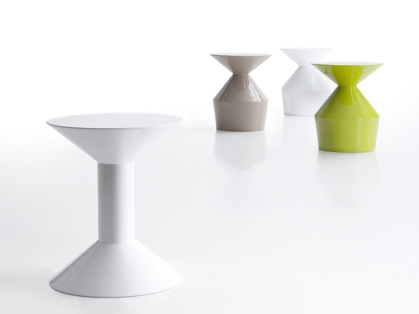 华体会体育官方在线官网 - 桌几|茶几/边几|办公家具|华体会体育官方在线官网家具|Shape 茶几/角几