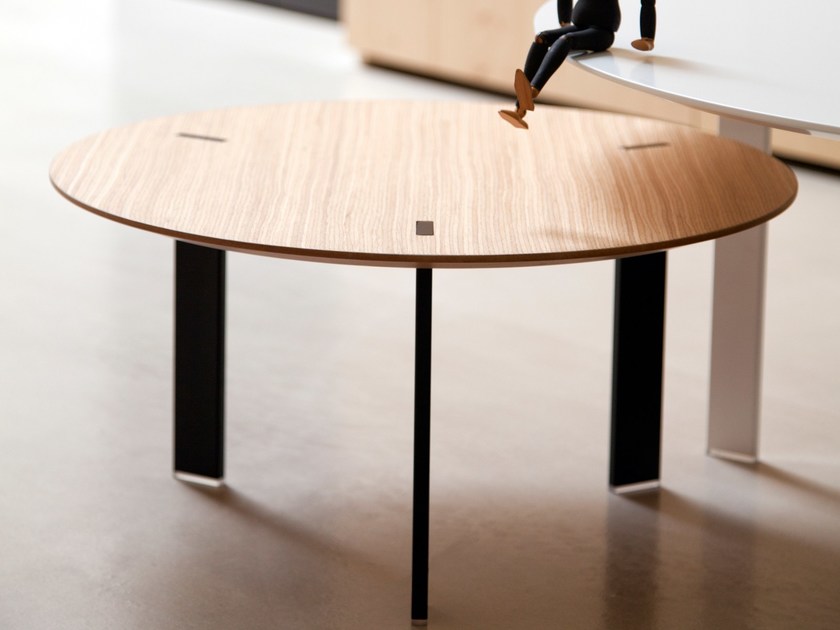 华体会体育官方在线官网 - 桌几|茶几/边几|办公家具|华体会体育官方在线官网家具|Ryutaro 茶几/角几