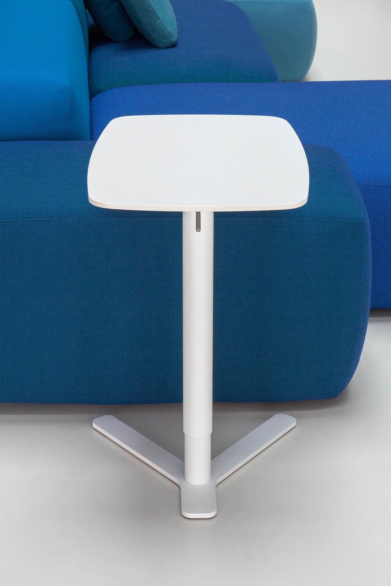 华体会体育官方在线官网 - 桌几|茶几/边几|办公家具|华体会体育官方在线官网家具|YO 茶几/边几