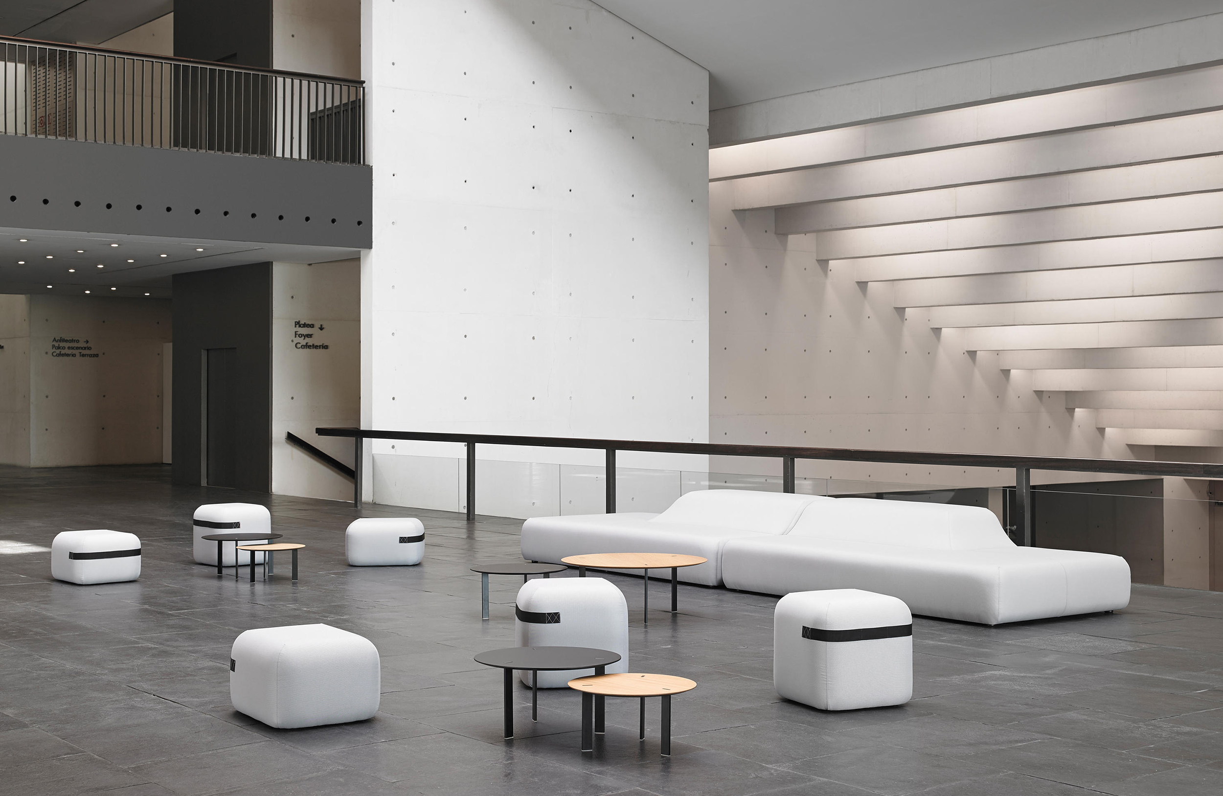 华体会体育官方在线官网 - 坐具|吧椅/凳子|办公家具|华体会体育官方在线官网家具|SEASON 坐垫凳/矮凳