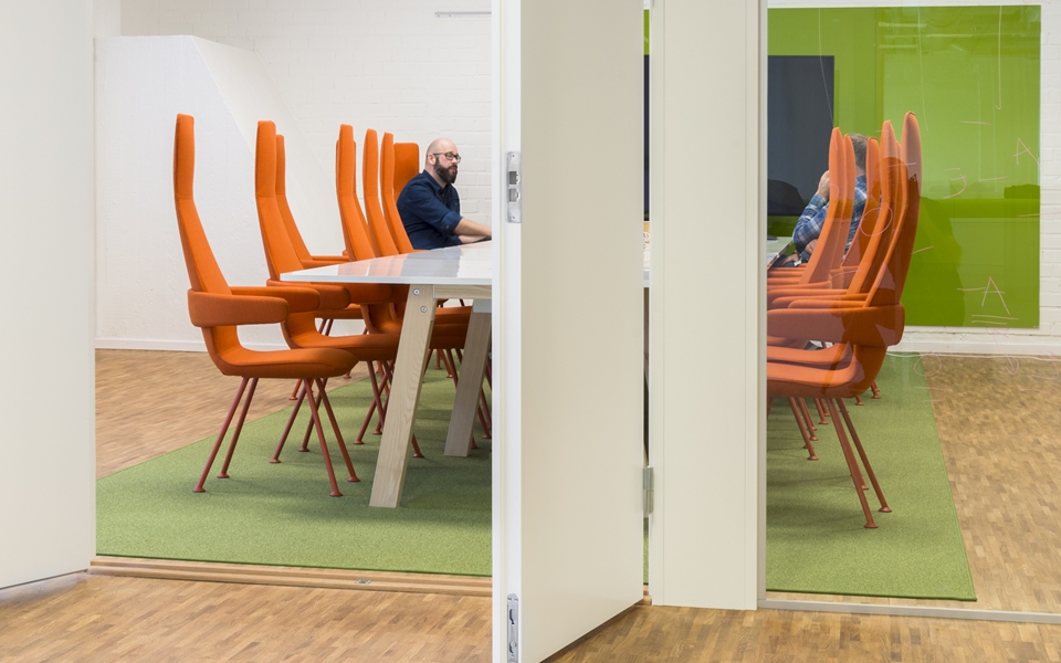 华体会体育官方在线官网 - 坐具|休闲椅|办公家具|华体会体育官方在线官网家具|POPPE  休闲椅