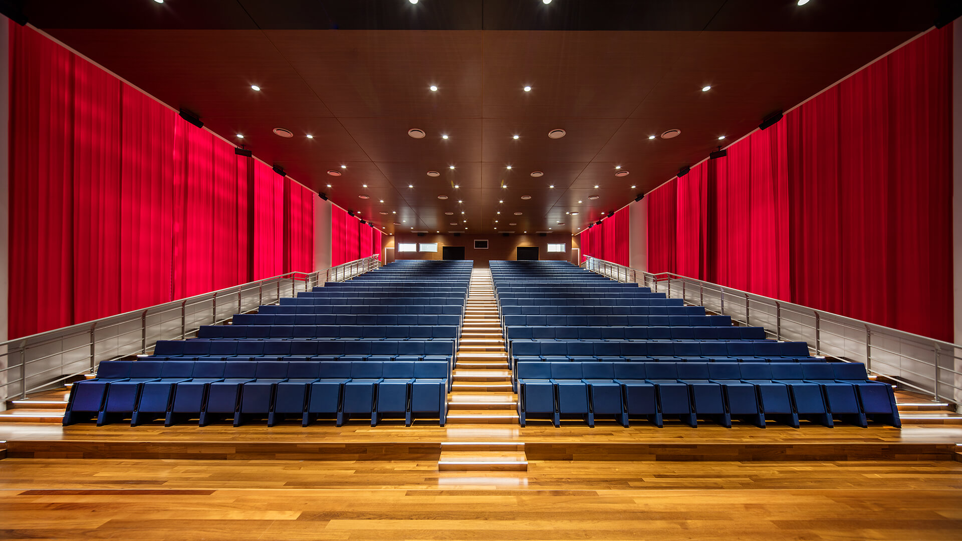 公共座椅|礼堂椅、报告厅椅|办公家具|华体会体育官方在线官网家具|L213 剧院/礼堂椅