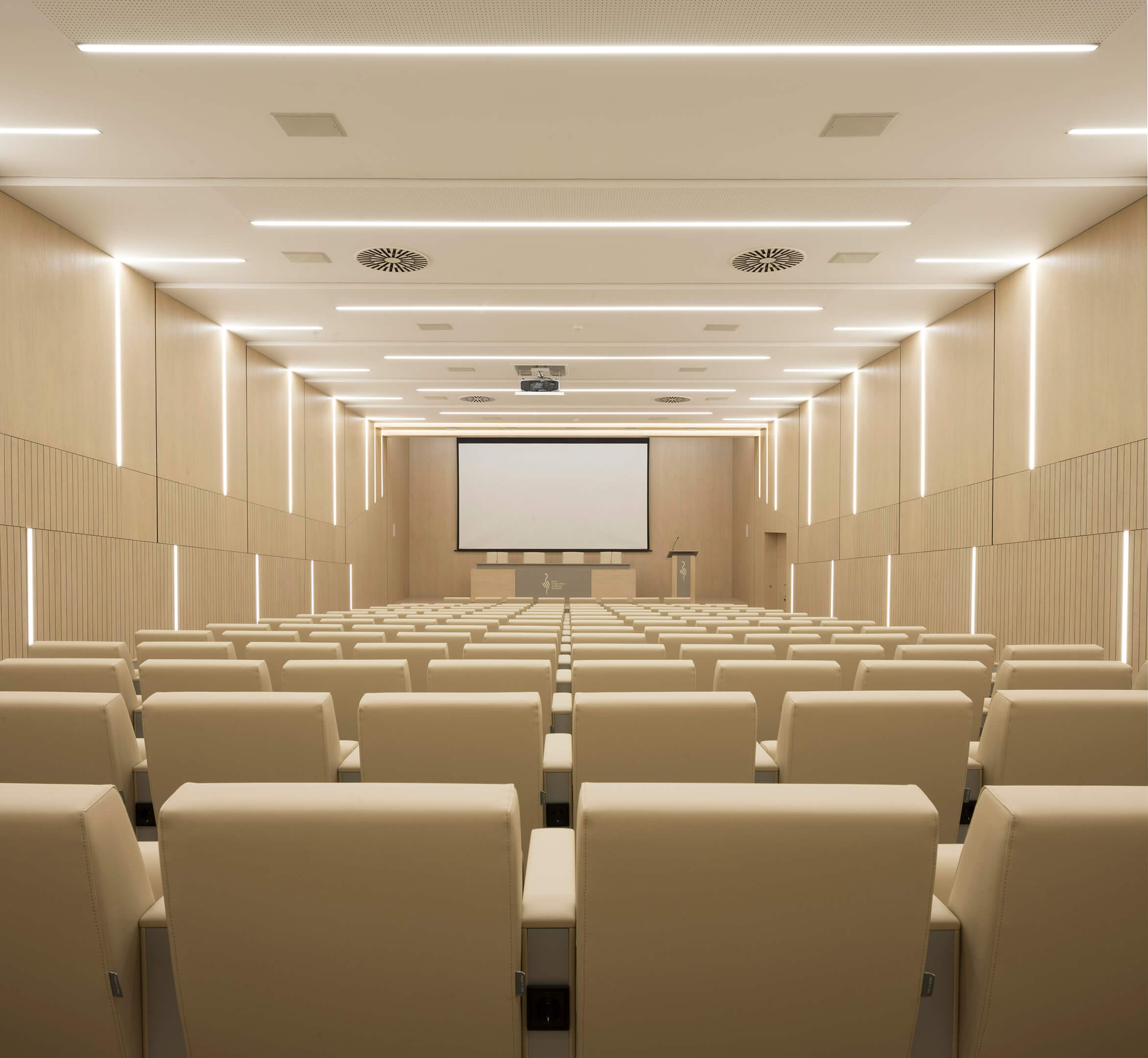 公共座椅|礼堂椅、报告厅椅|办公家具|华体会体育官方在线官网家具|C100 剧院/礼堂椅