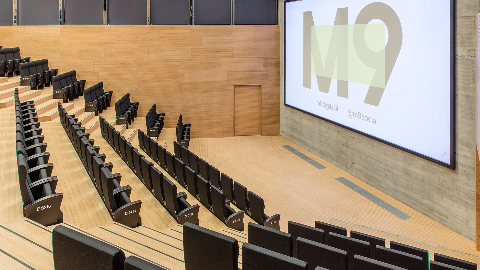 公共座椅|礼堂椅、报告厅椅|办公家具|华体会体育官方在线官网家具|Unica 剧院/礼堂椅