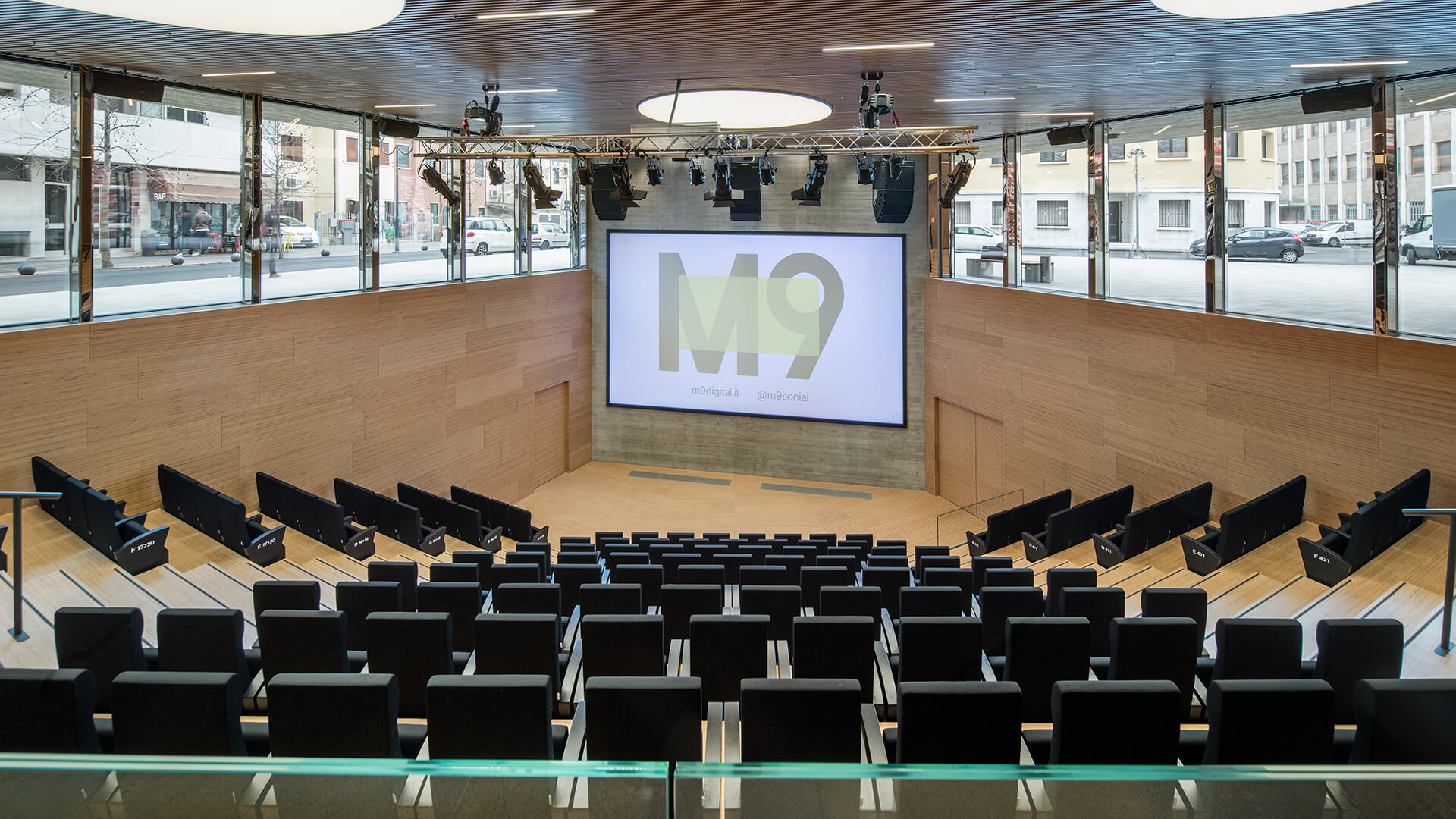 公共座椅|礼堂椅、报告厅椅|办公家具|华体会体育官方在线官网家具|Unica 剧院/礼堂椅