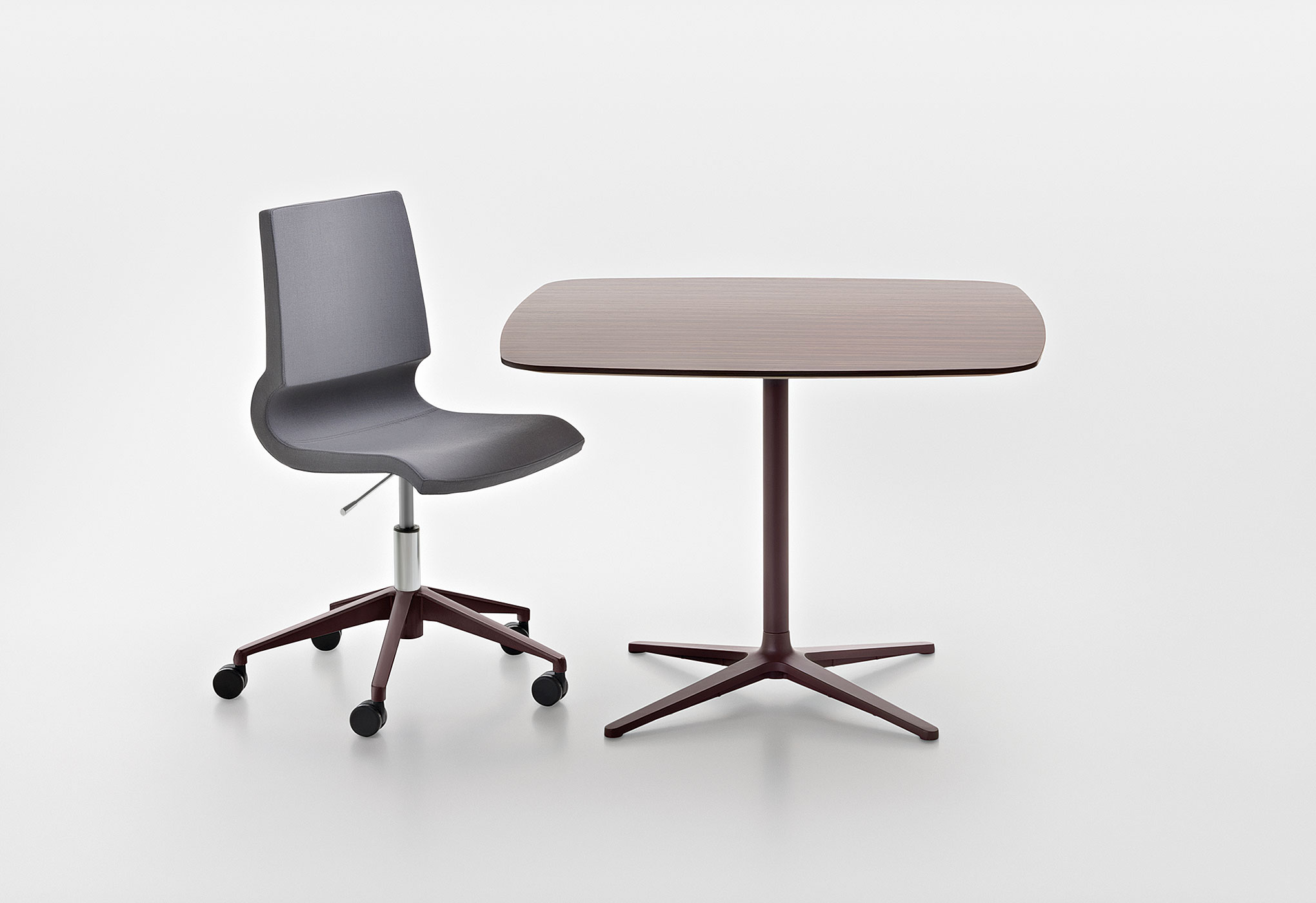 华体会体育官方在线官网 - 坐具|休闲椅|办公家具|华体会体育官方在线官网家具|Ricciolina 洽谈椅/办公椅