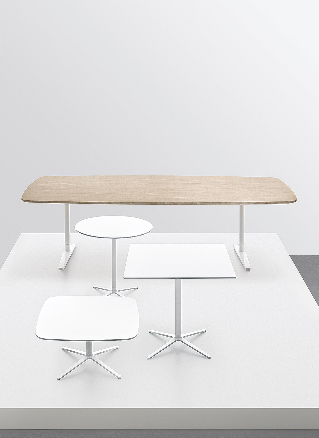 华体会体育官方在线官网 - 桌几|茶几/边几|办公家具|华体会体育官方在线官网家具|Plato 洽谈桌/咖啡桌