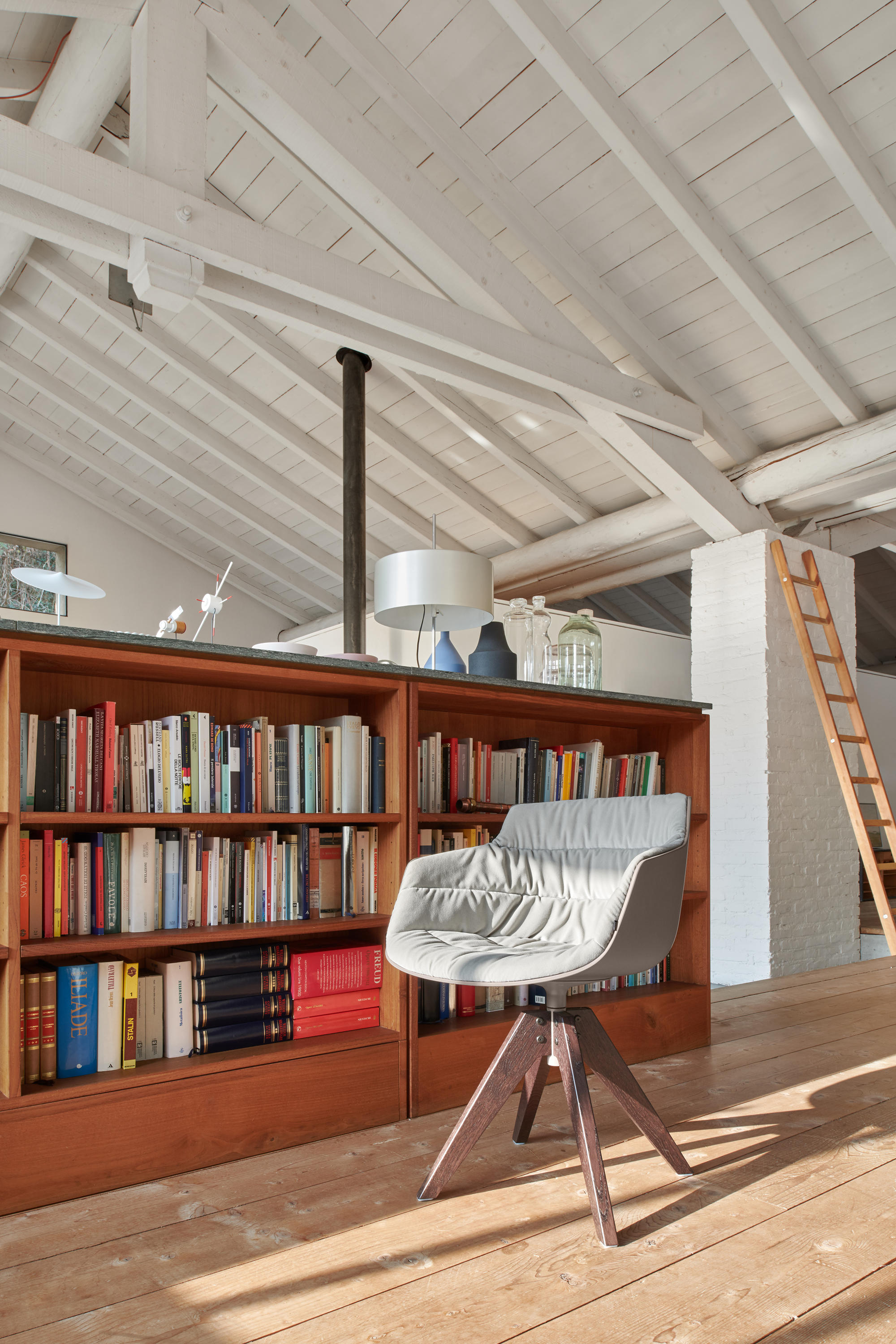 华体会体育官方在线官网 - 坐具|餐椅|办公家具|华体会体育官方在线官网家具|FLOW SLIM COLOR  洽谈椅/餐椅