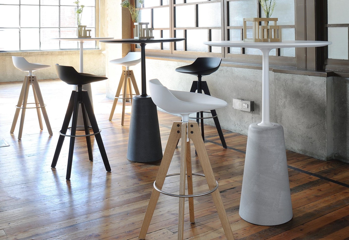 华体会体育官方在线官网 - 坐具|吧椅/凳子|办公家具|华体会体育官方在线官网家具|FLOW STOOL 吧椅