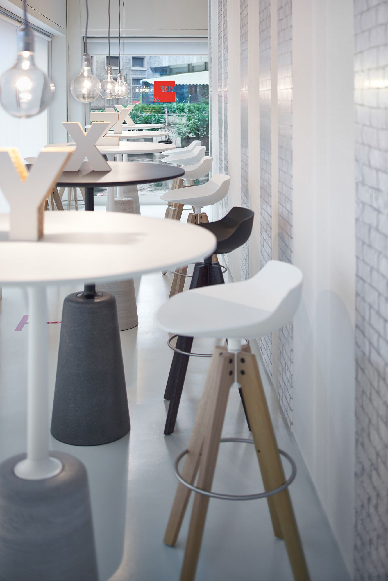 华体会体育官方在线官网 - 坐具|吧椅/凳子|办公家具|华体会体育官方在线官网家具|FLOW STOOL 吧椅