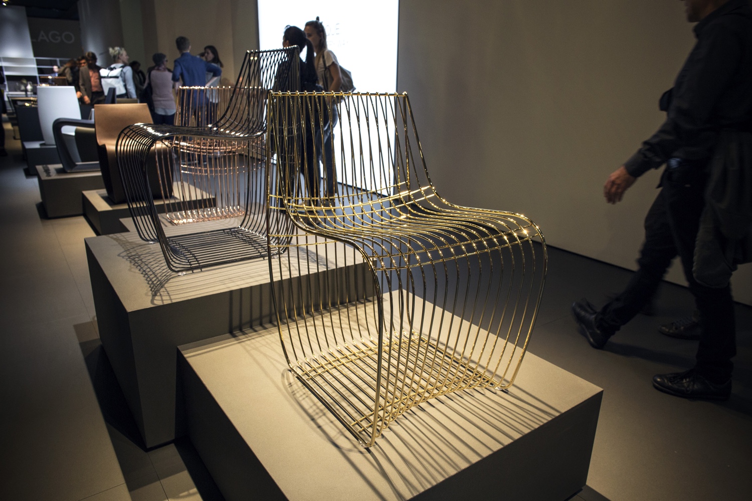 华体会体育官方在线官网 - 坐具|休闲椅|办公家具|华体会体育官方在线官网家具|SIGN FILO  金属休闲椅